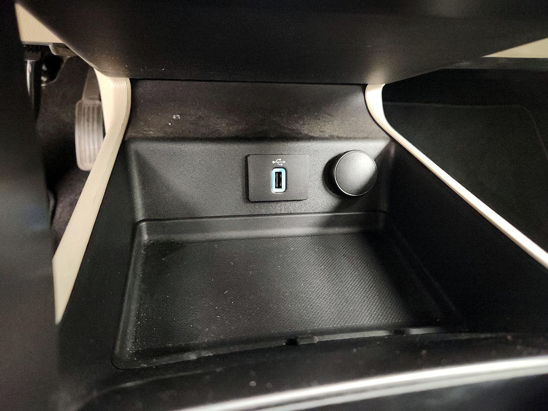 Thumbnail: 2018 Ford Fusion - 19