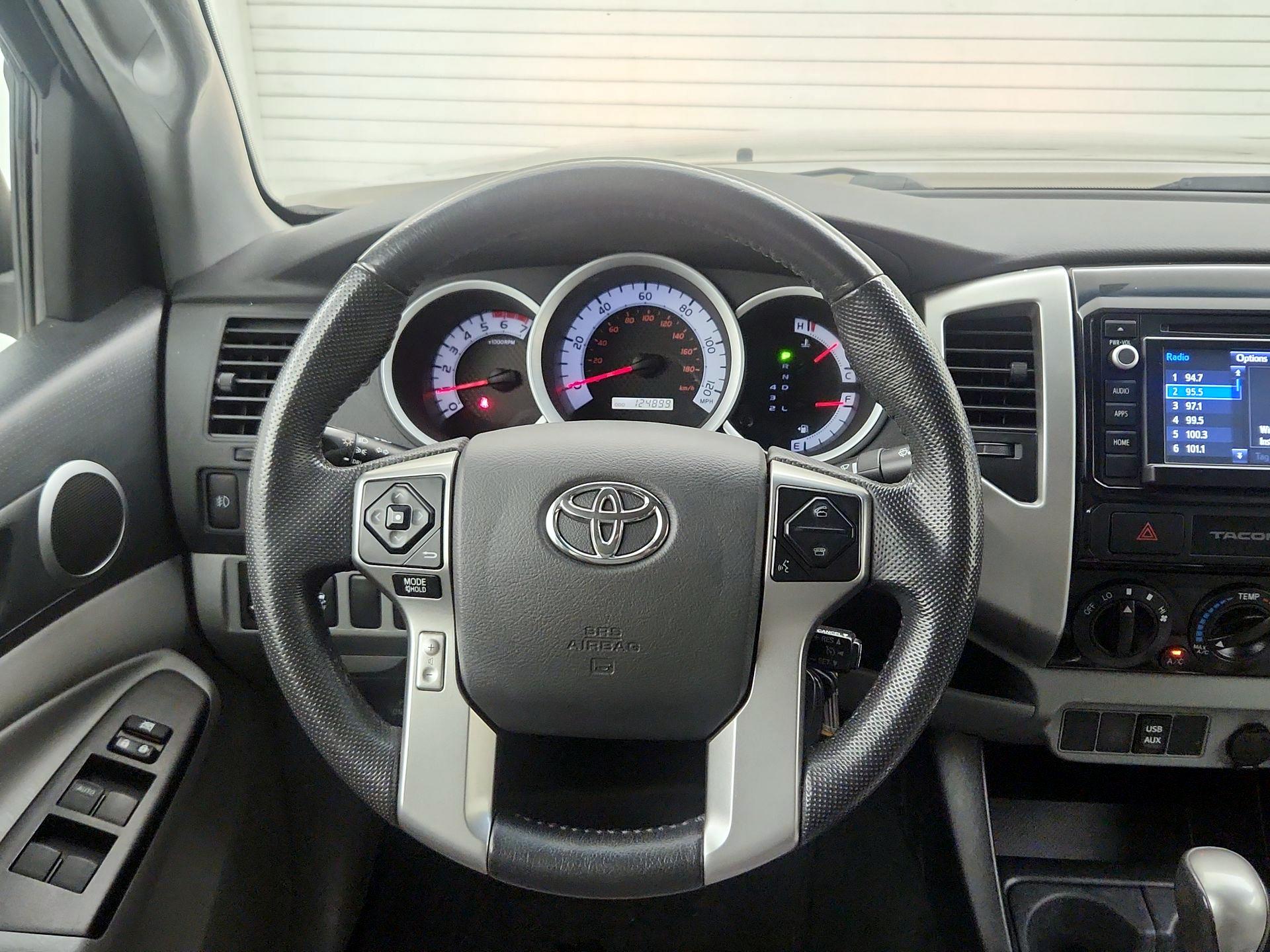 Thumbnail: 2015 Toyota Tacoma - 10