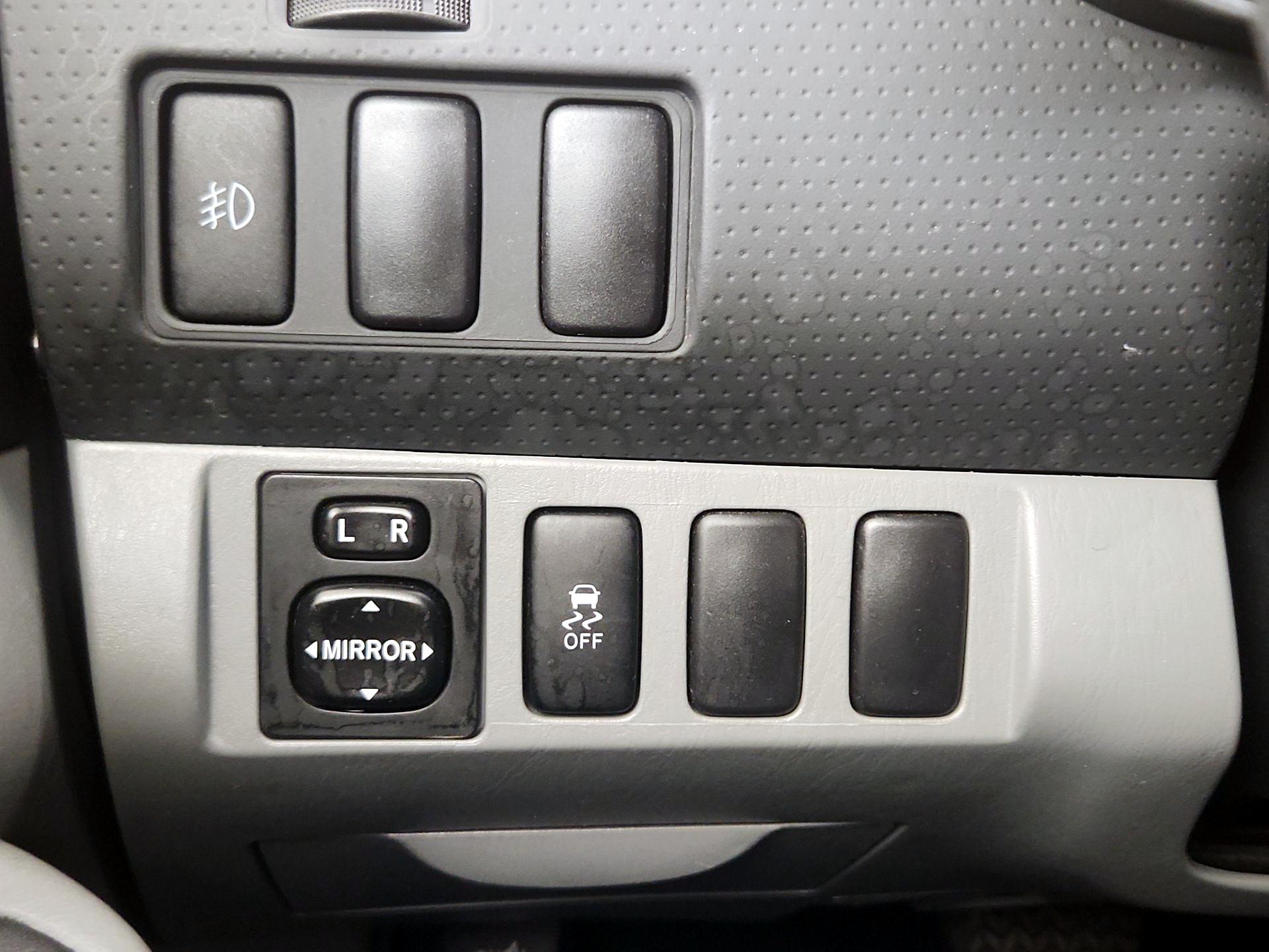 Thumbnail: 2015 Toyota Tacoma - 13