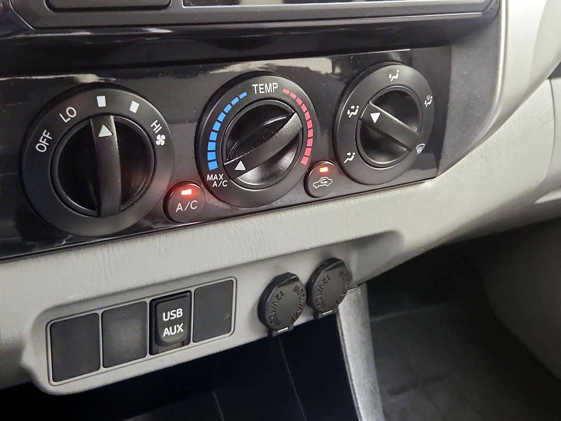 Thumbnail: 2015 Toyota Tacoma - 16