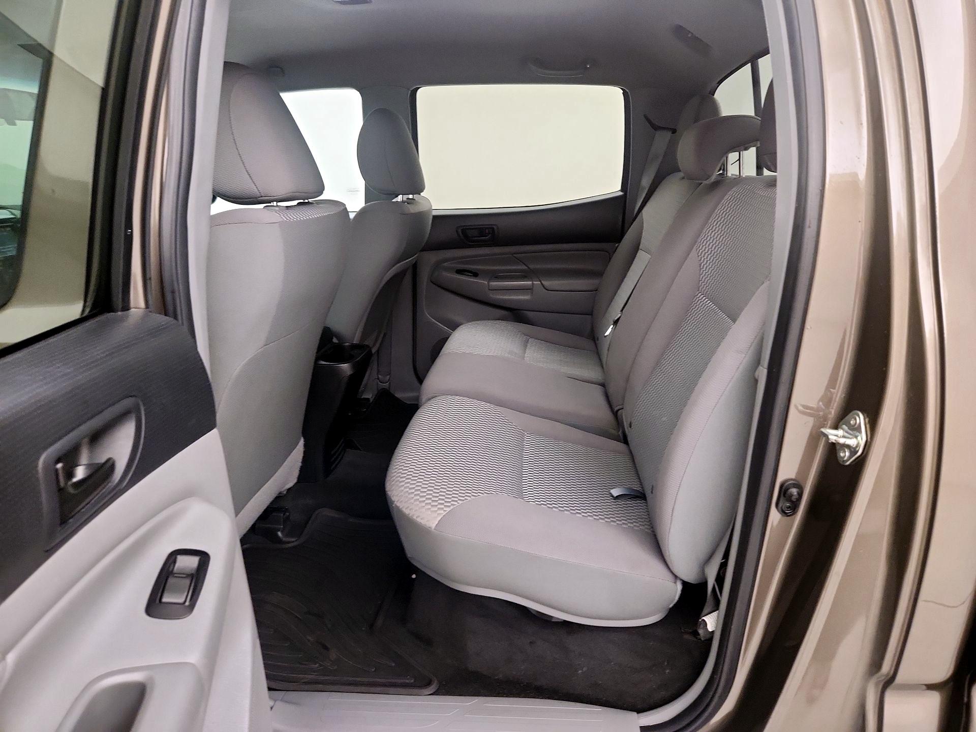 Thumbnail: 2015 Toyota Tacoma - 19