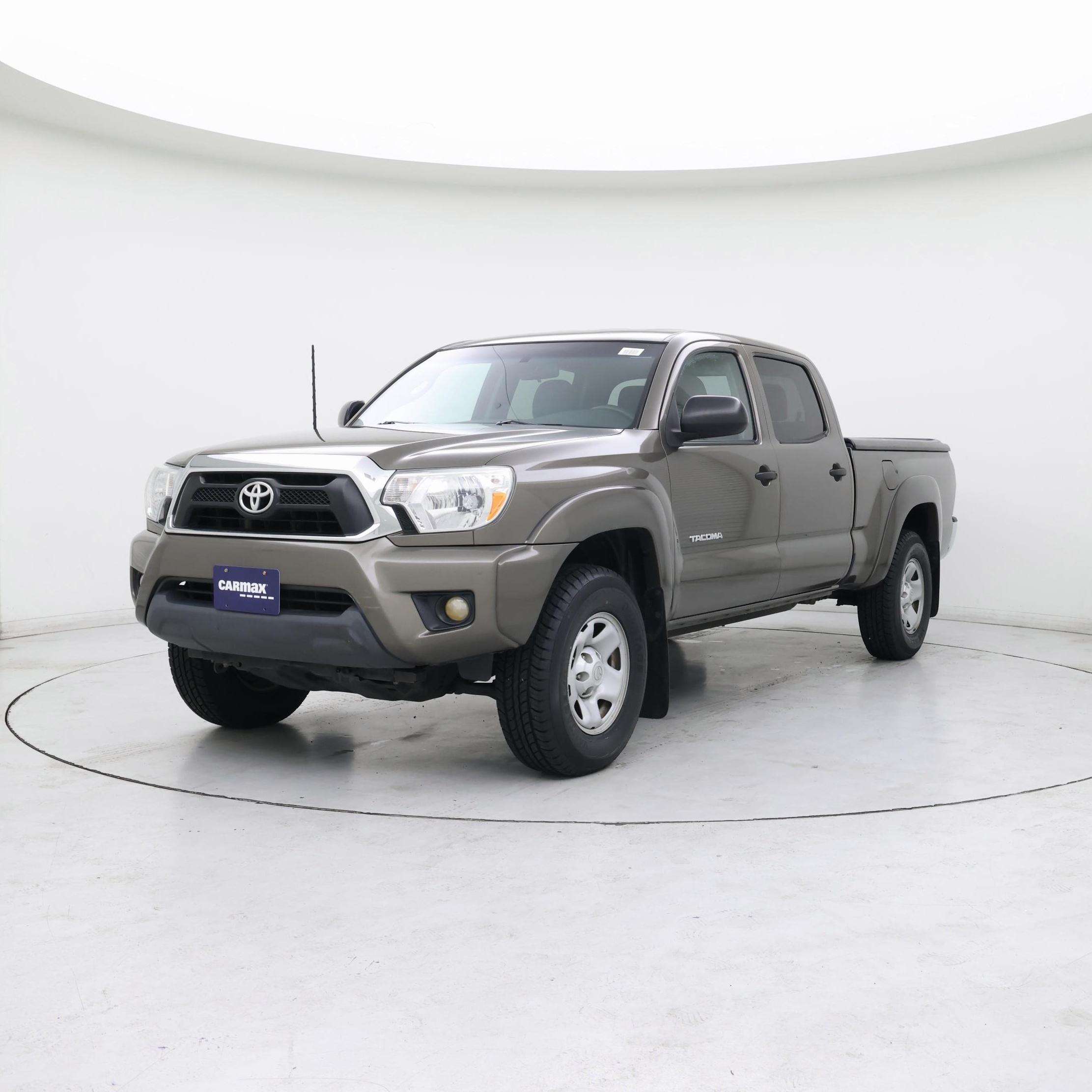 Thumbnail: 2015 Toyota Tacoma - 4