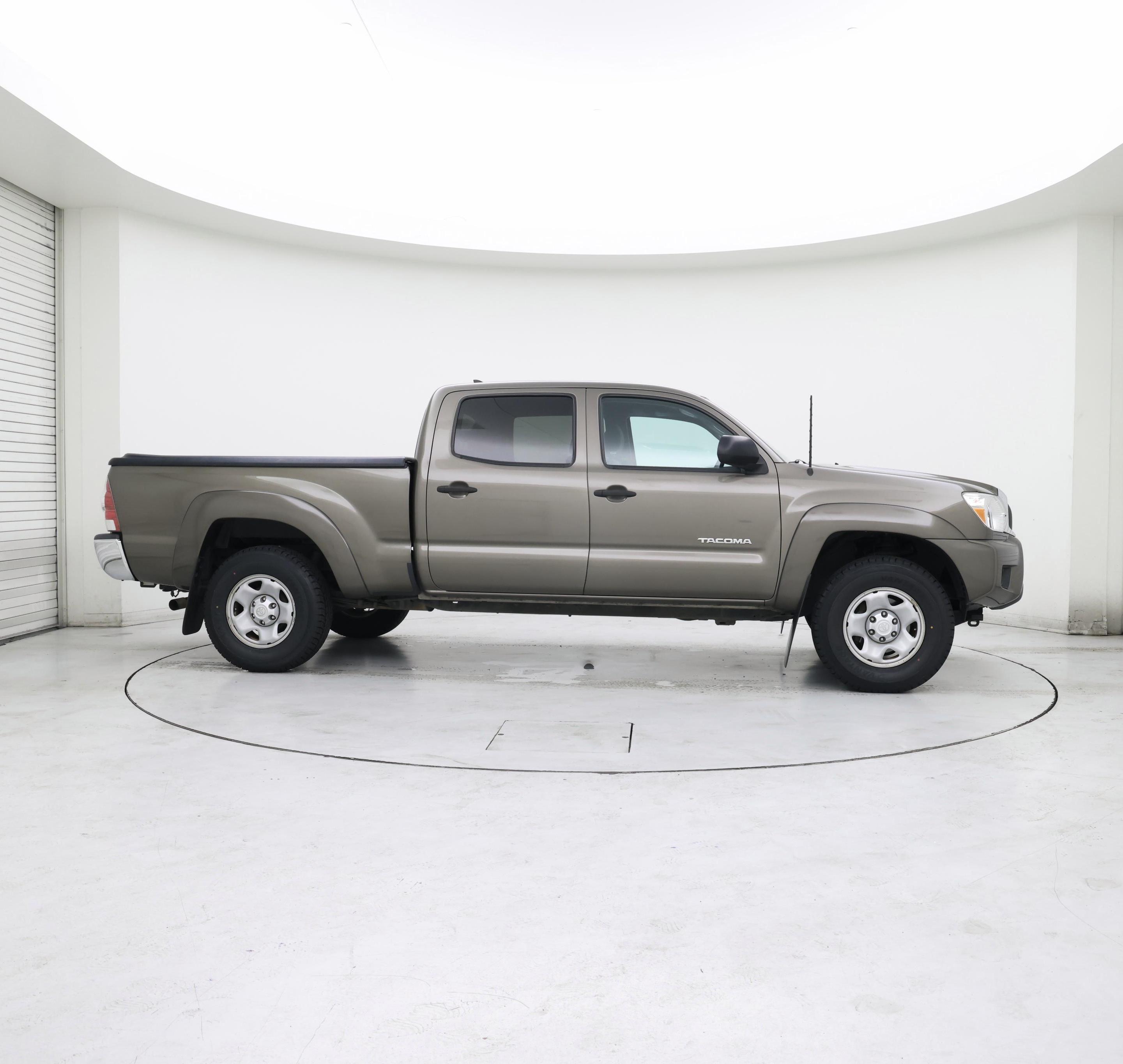 Thumbnail: 2015 Toyota Tacoma - 7