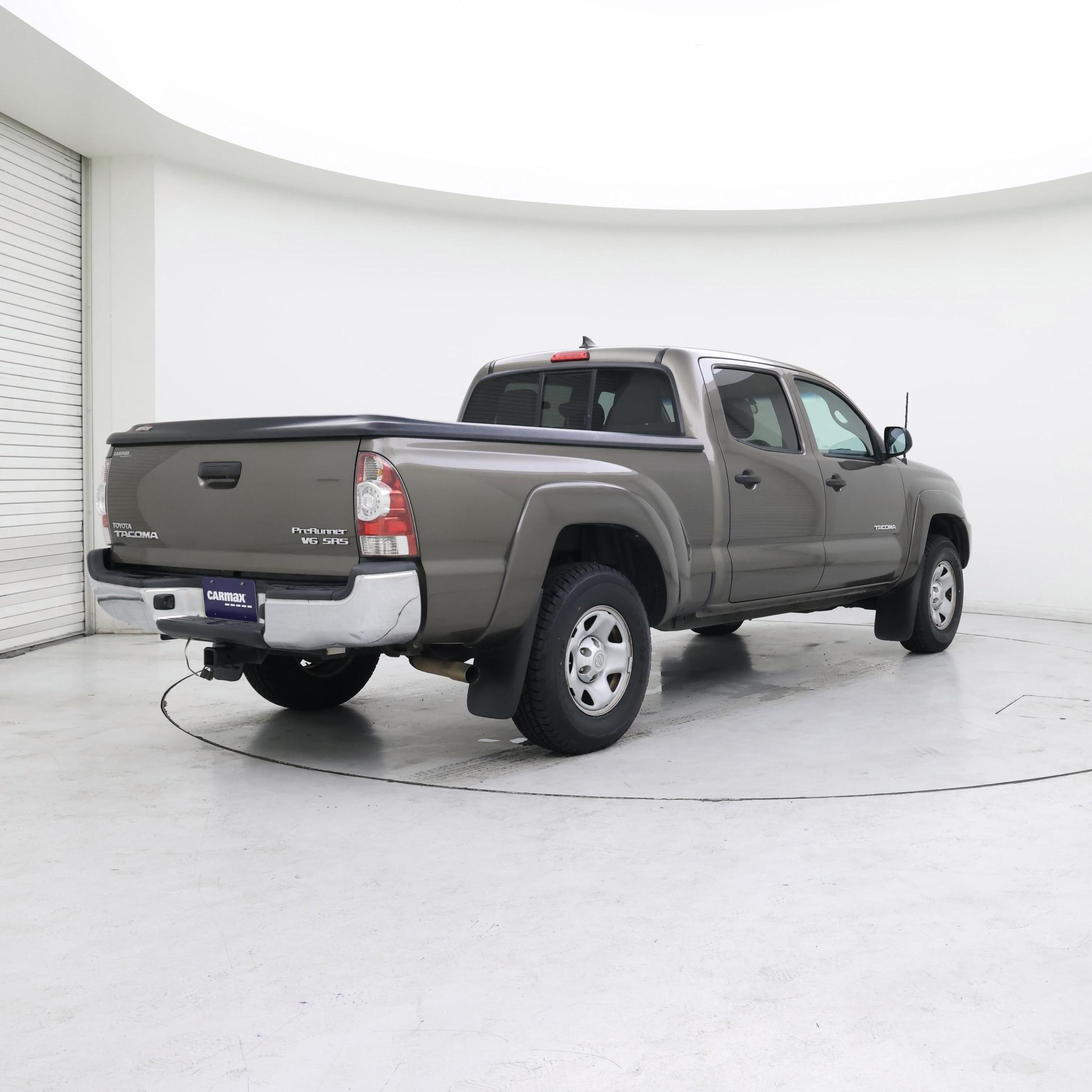 Thumbnail: 2015 Toyota Tacoma - 8