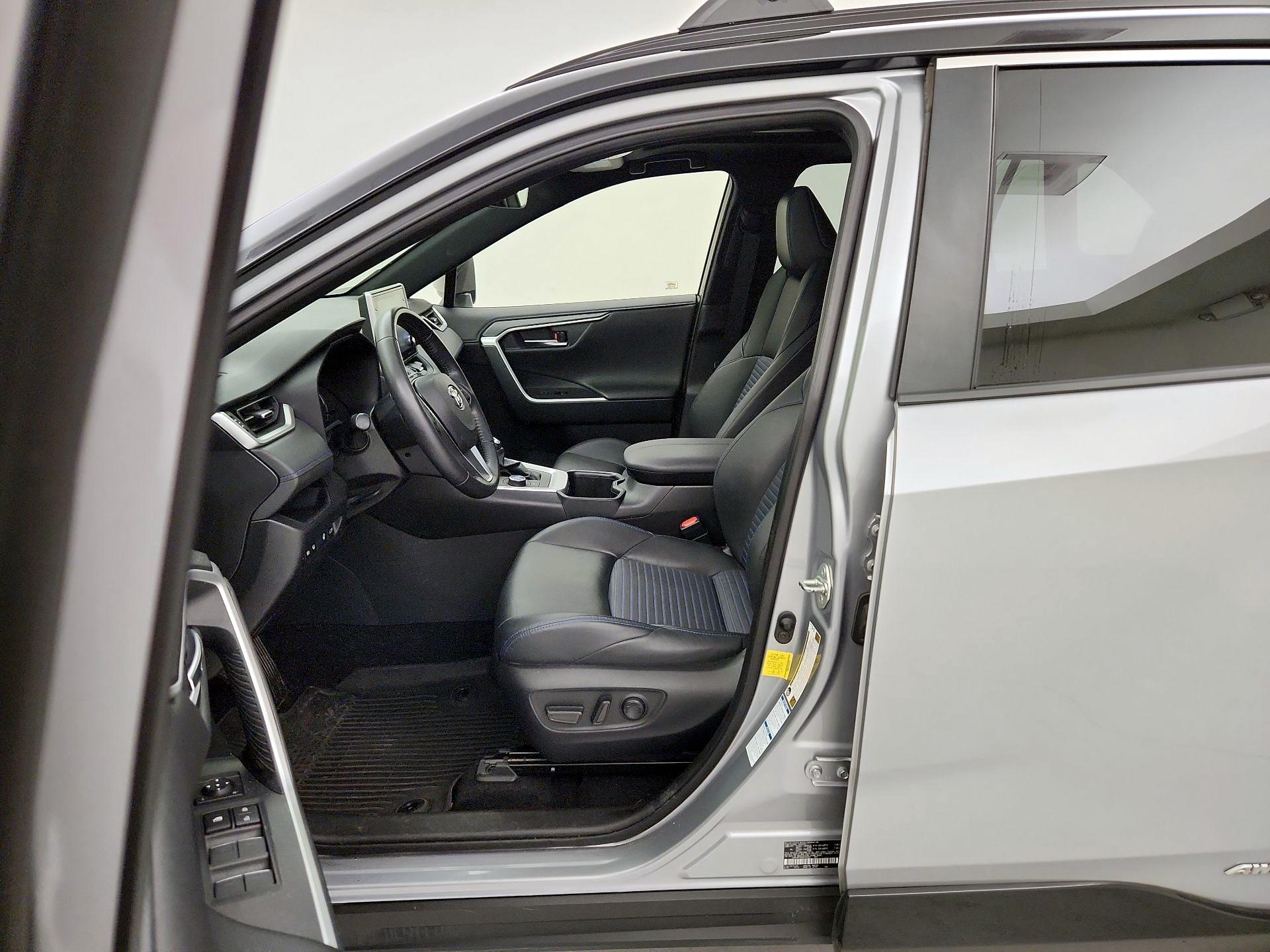 Thumbnail: 2022 Toyota RAV4 - 11