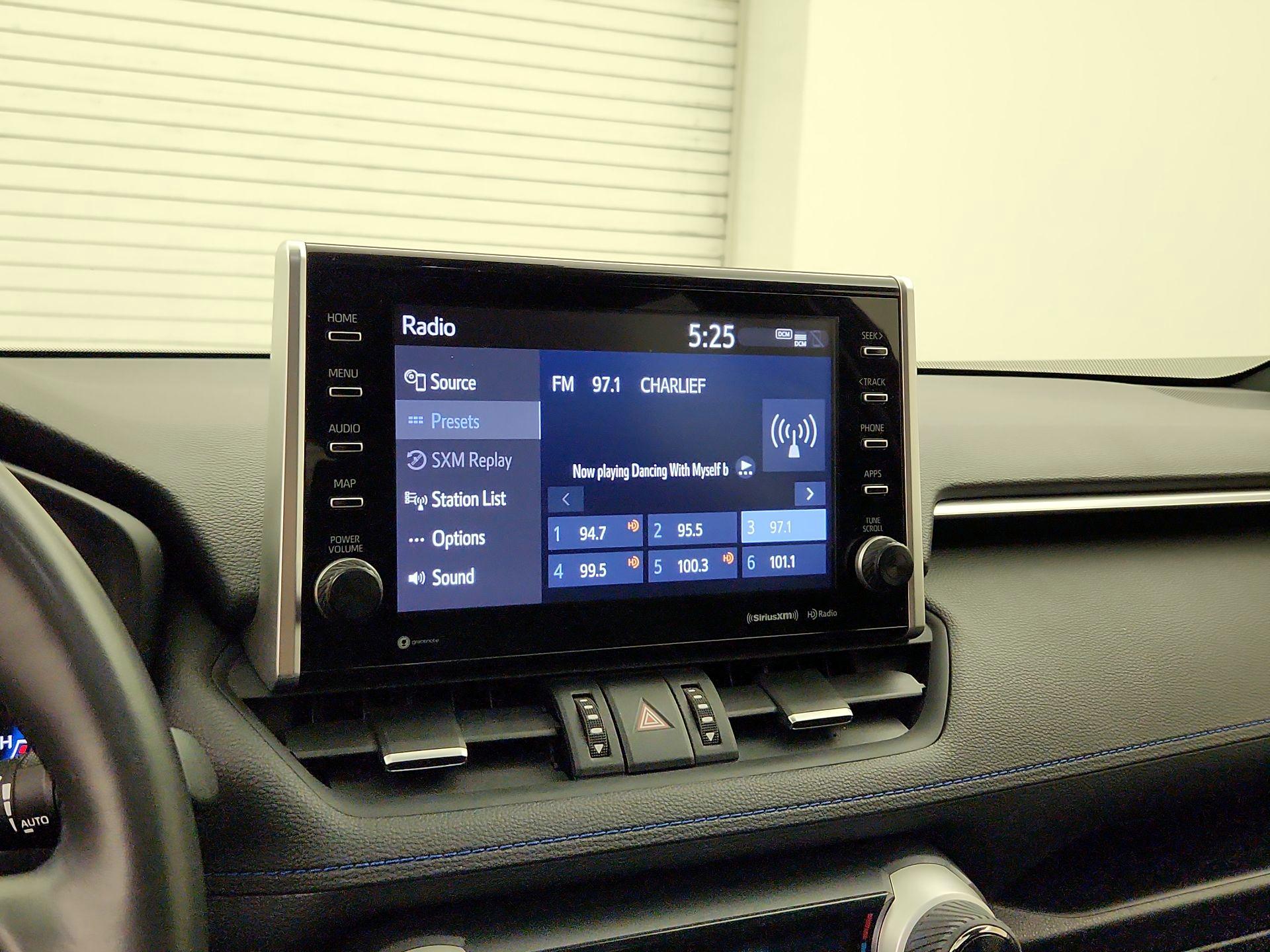 Thumbnail: 2022 Toyota RAV4 - 15