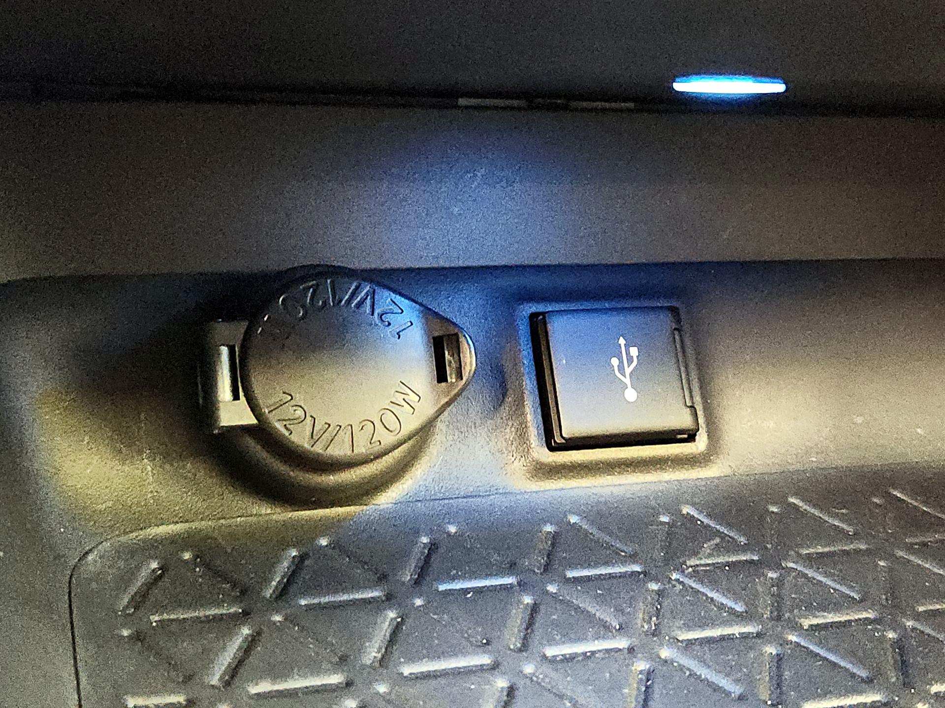 Thumbnail: 2022 Toyota RAV4 - 18