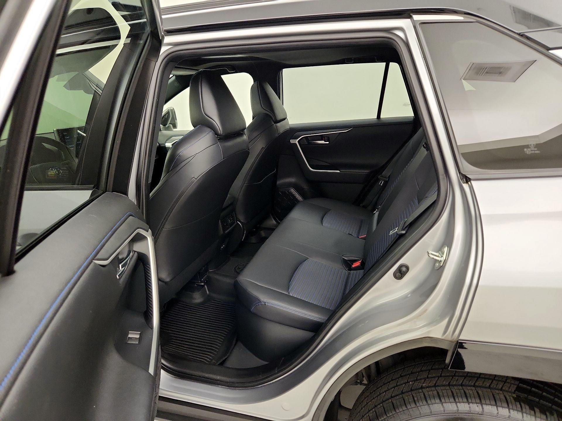 Thumbnail: 2022 Toyota RAV4 - 20