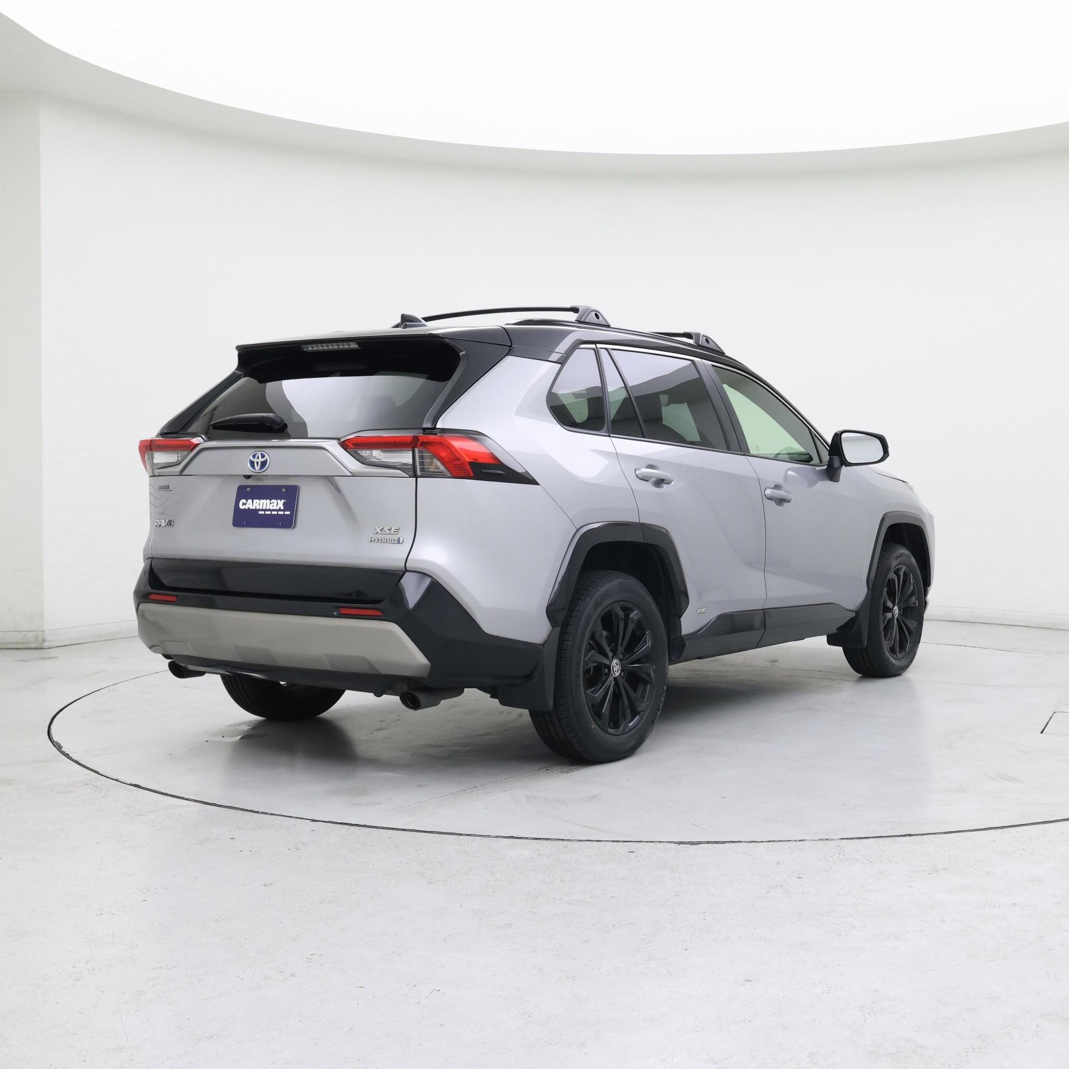 Thumbnail: 2022 Toyota RAV4 - 8