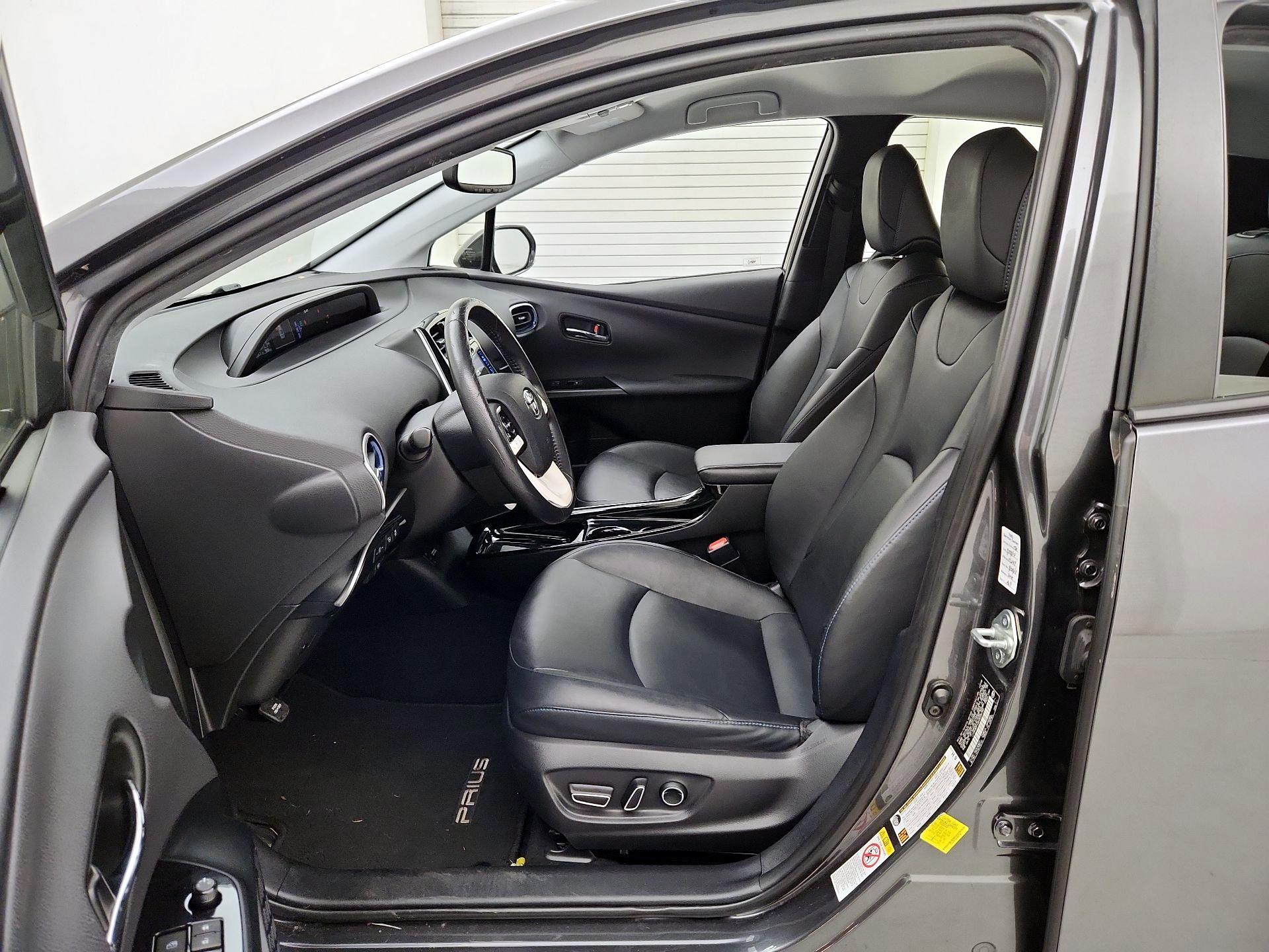 Thumbnail: 2017 Toyota Prius - 11