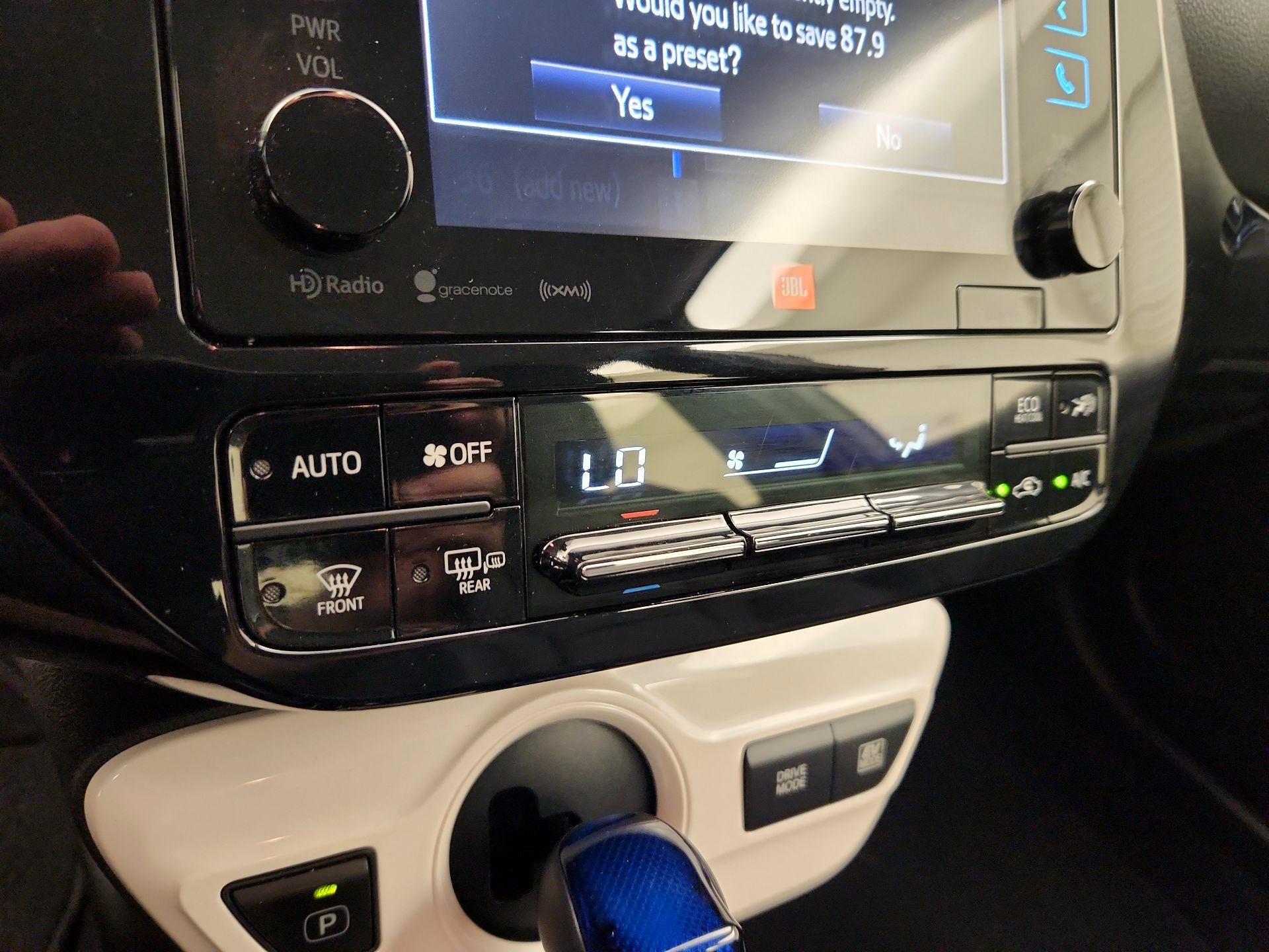 Thumbnail: 2017 Toyota Prius - 17