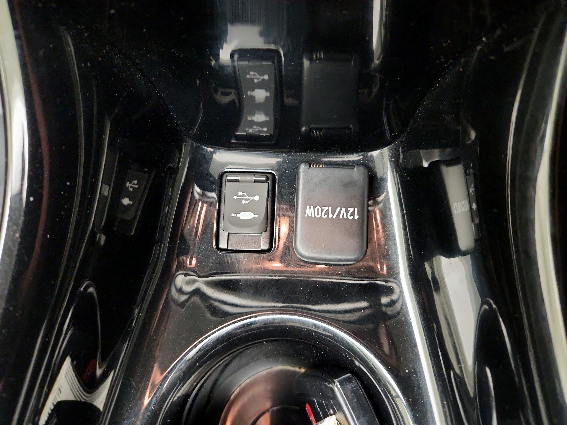 Thumbnail: 2017 Toyota Prius - 19