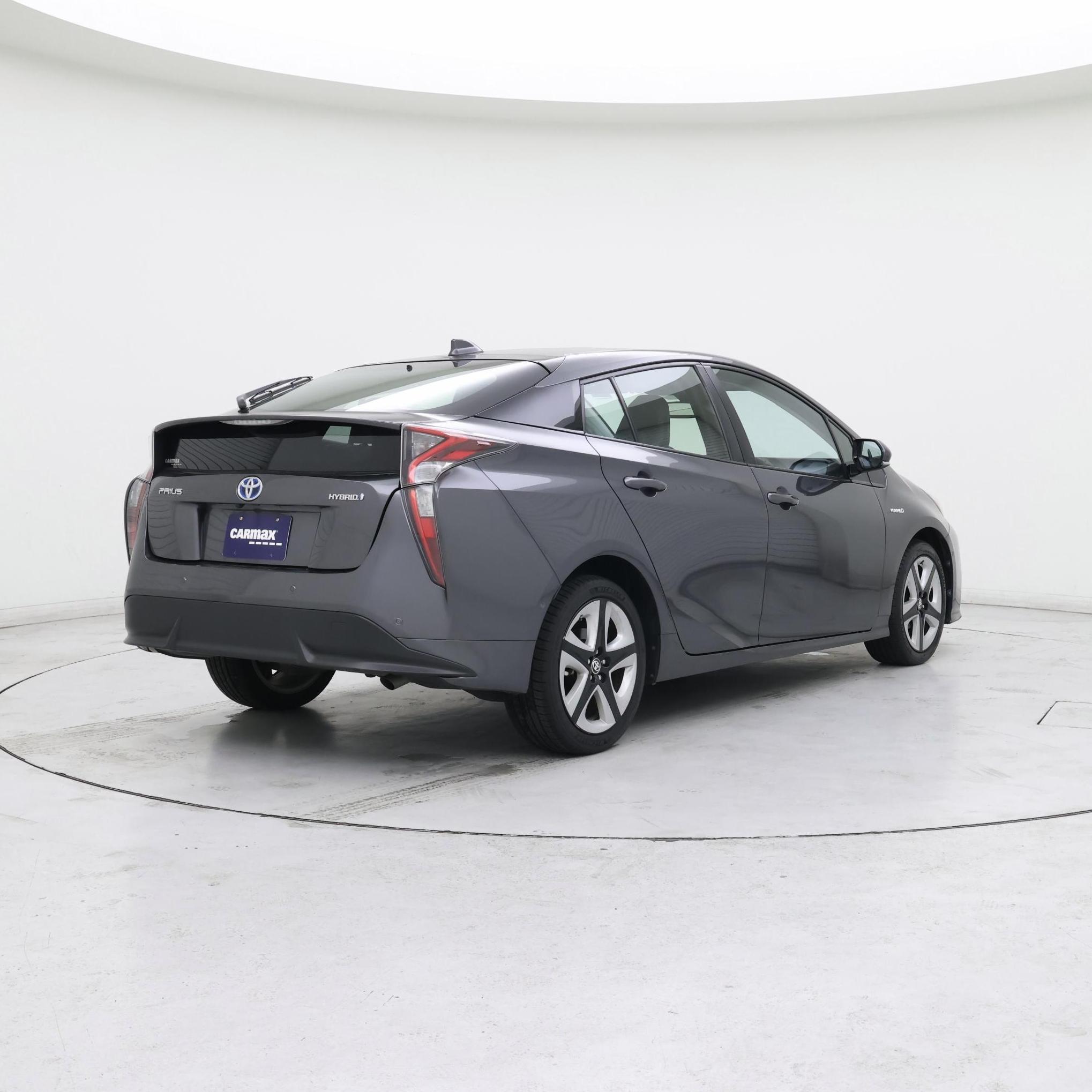Thumbnail: 2017 Toyota Prius - 8