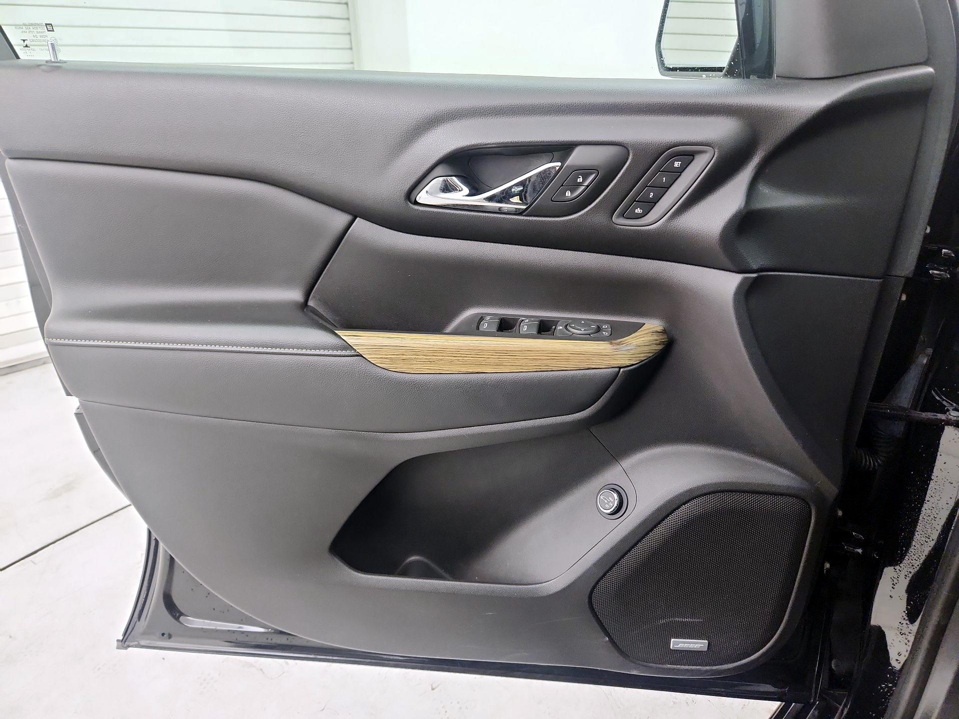 Thumbnail: 2017 GMC Acadia - 10