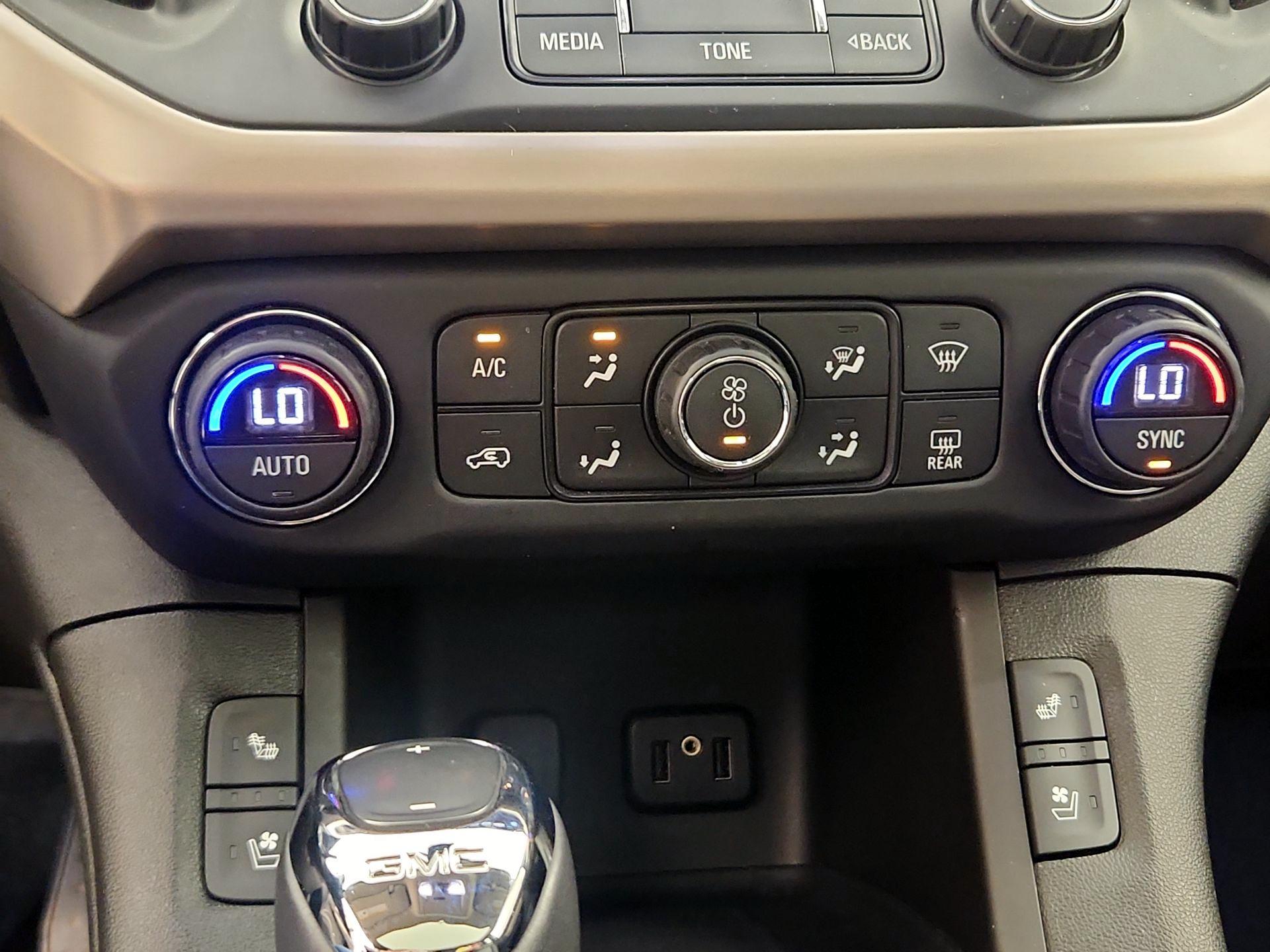 Thumbnail: 2017 GMC Acadia - 15