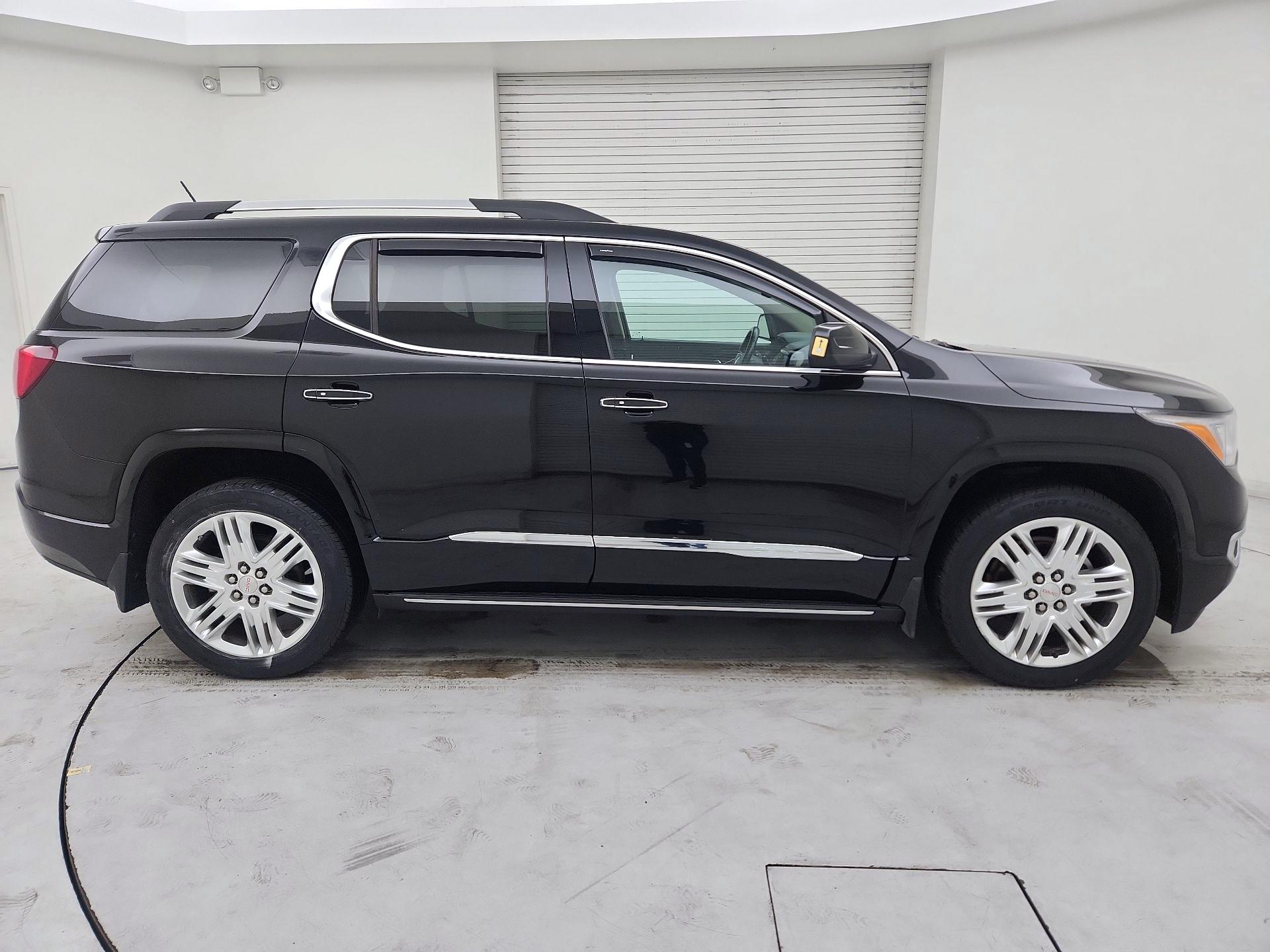 Thumbnail: 2017 GMC Acadia - 4