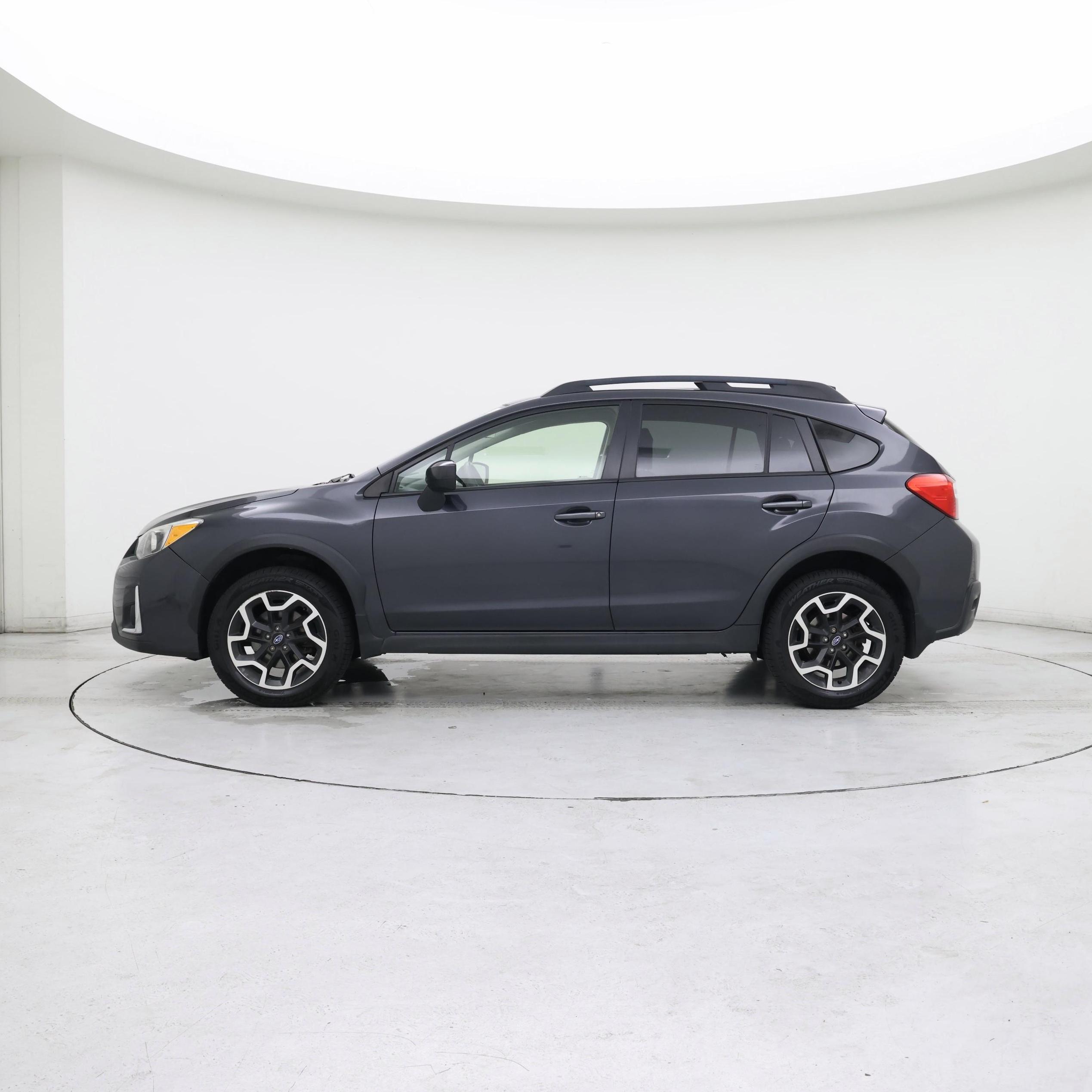 Thumbnail: 2017 Subaru Crosstrek - 3