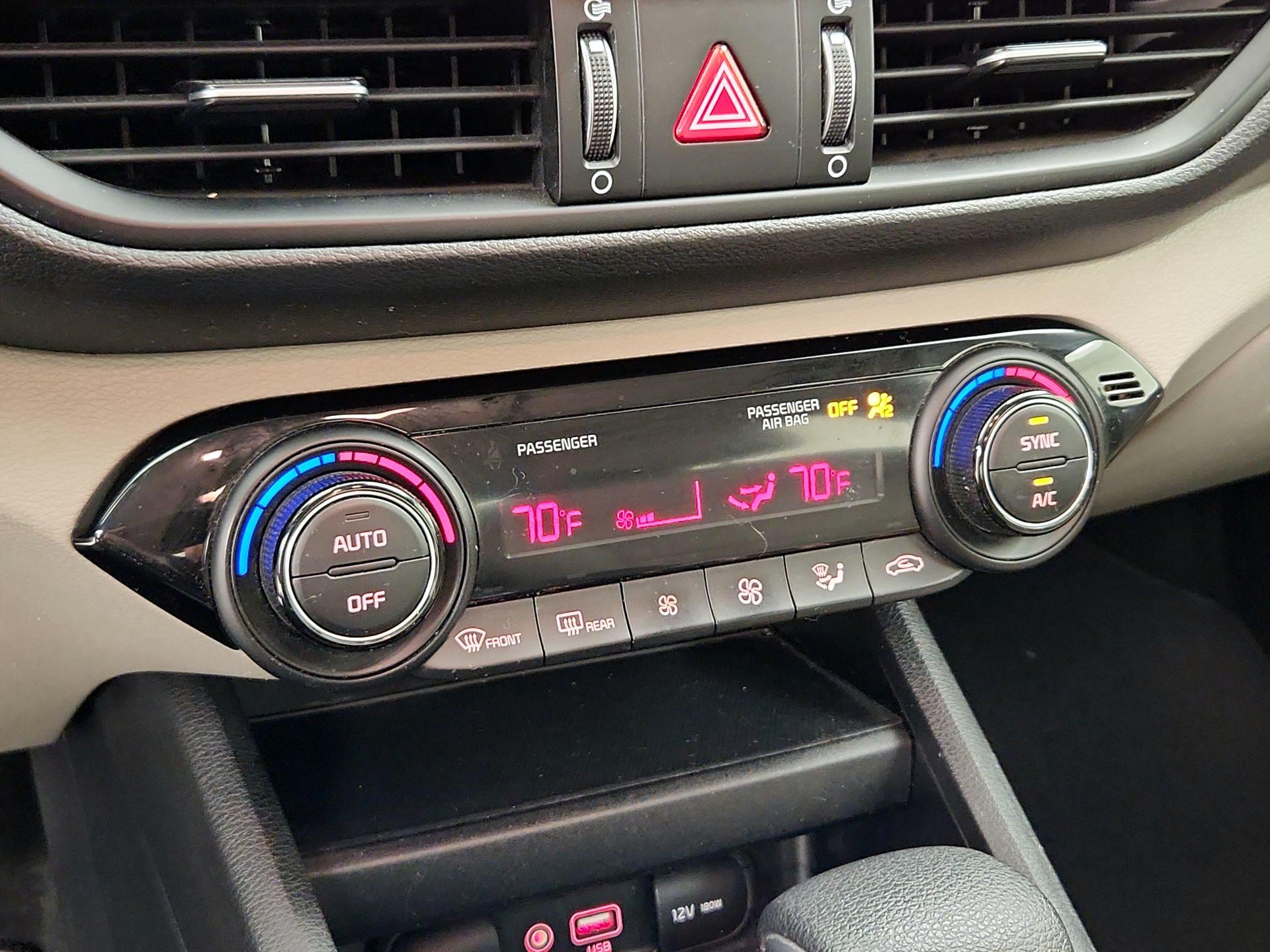 Thumbnail: 2019 Kia Forte - 16