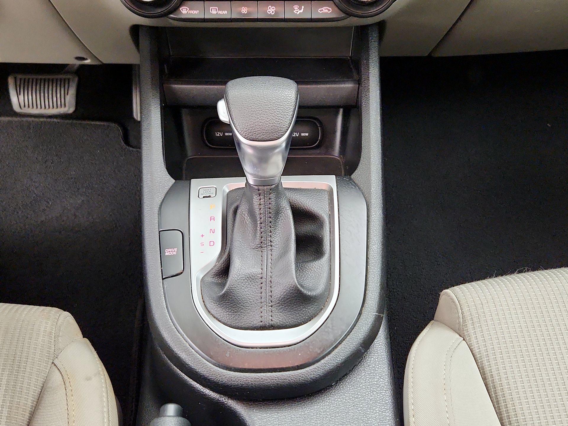 Thumbnail: 2019 Kia Forte - 17