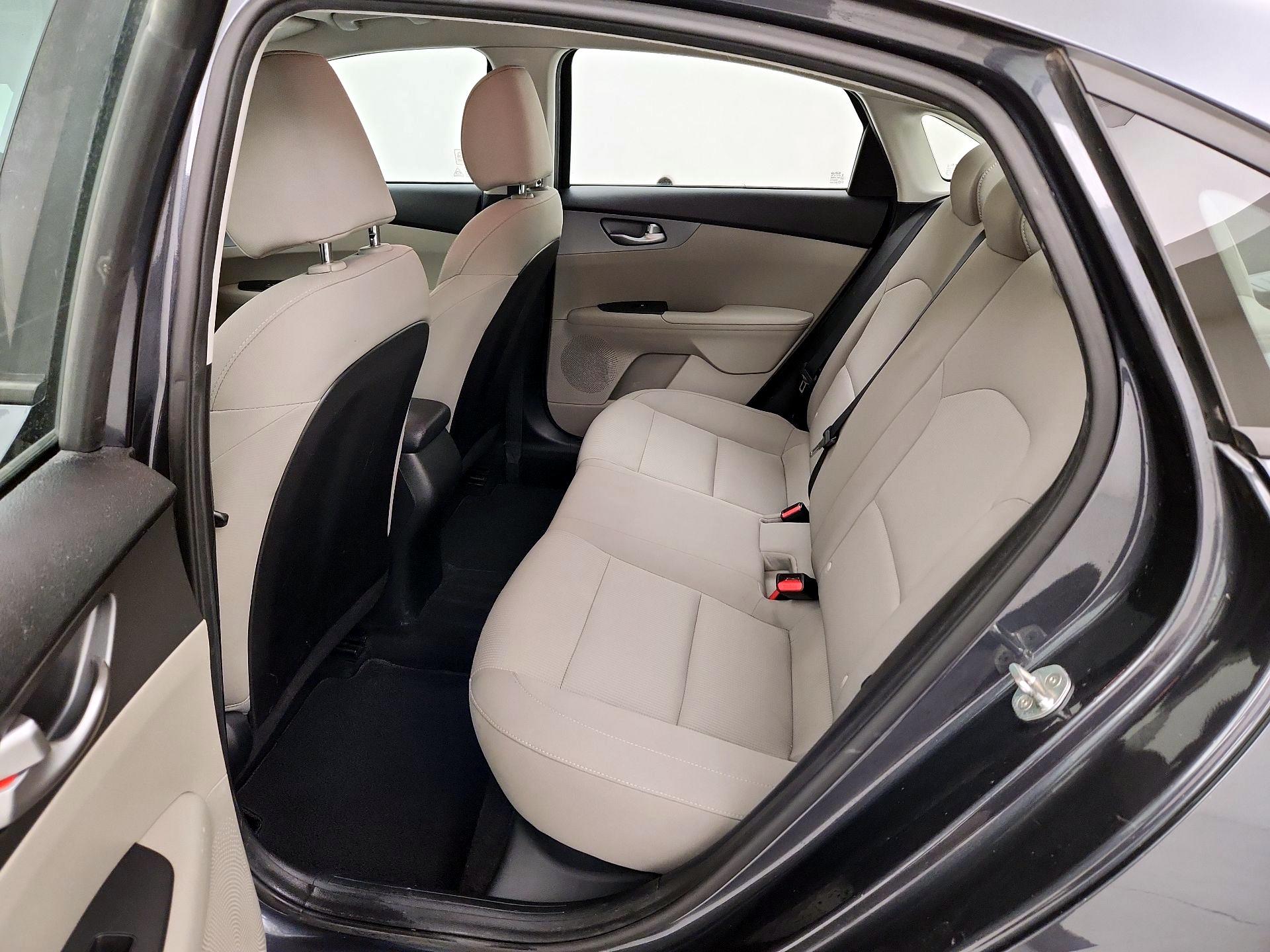 Thumbnail: 2019 Kia Forte - 19