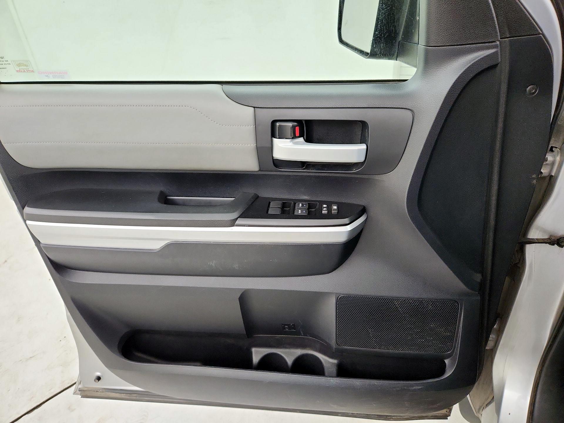 Thumbnail: 2016 Toyota Tundra - 12