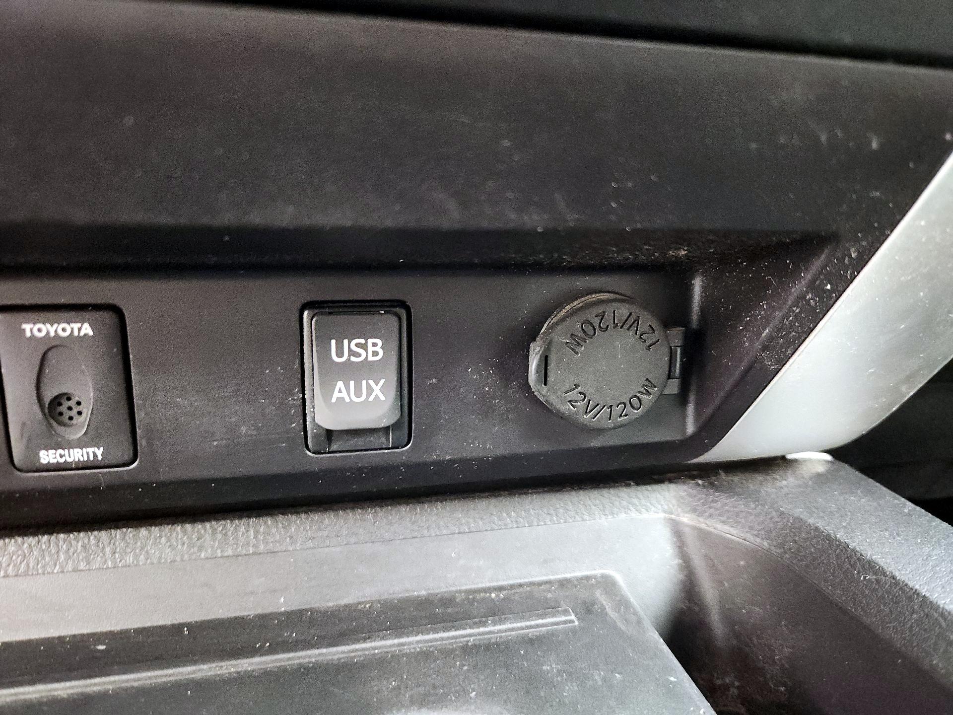 Thumbnail: 2016 Toyota Tundra - 18