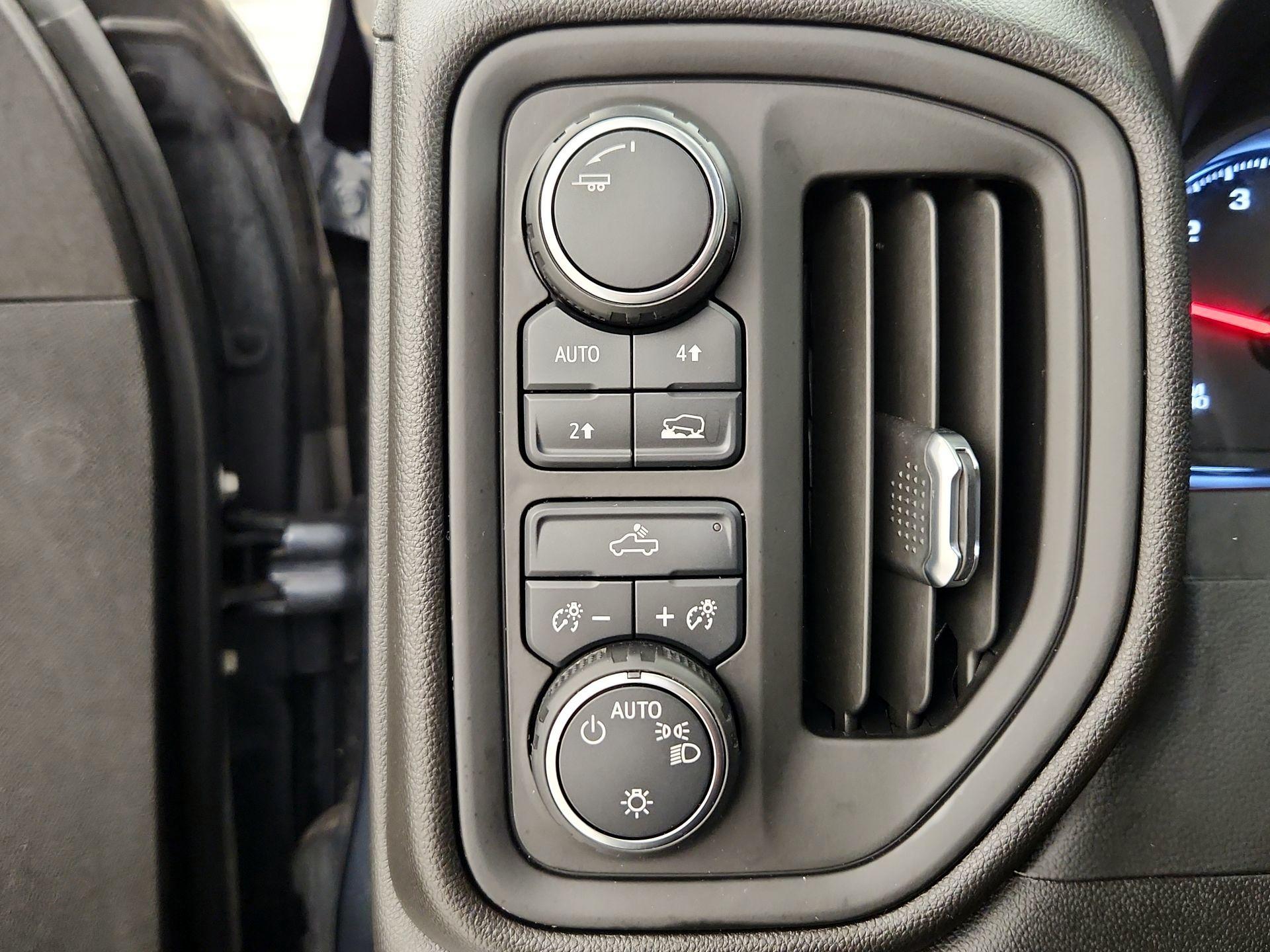 Thumbnail: 2021 Chevrolet Silverado 1500 - 13