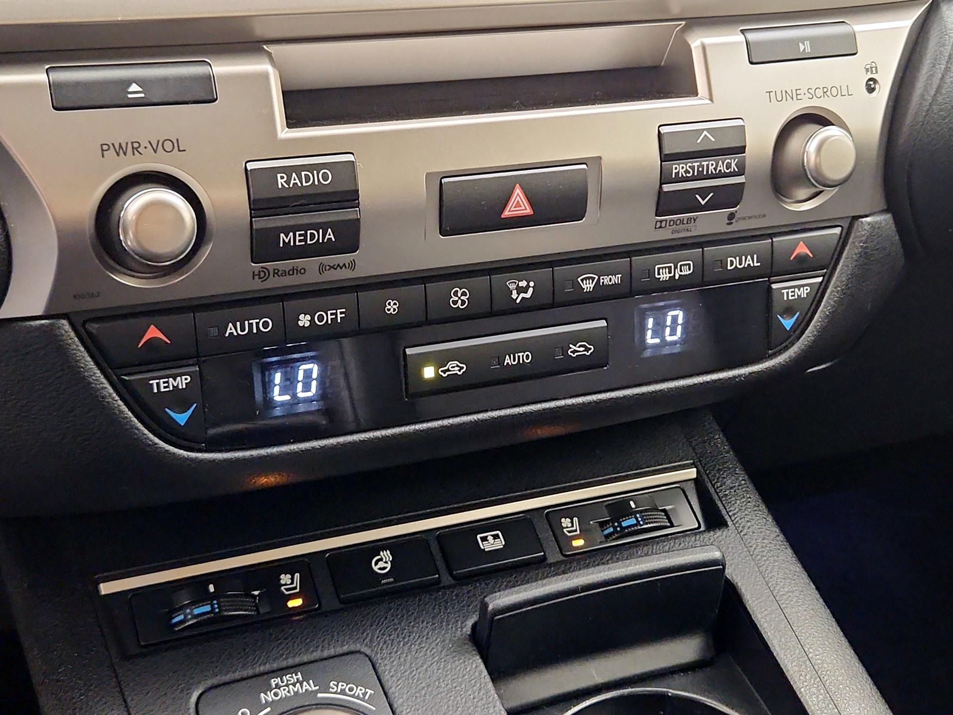 Thumbnail: 2014 Lexus ES - 15