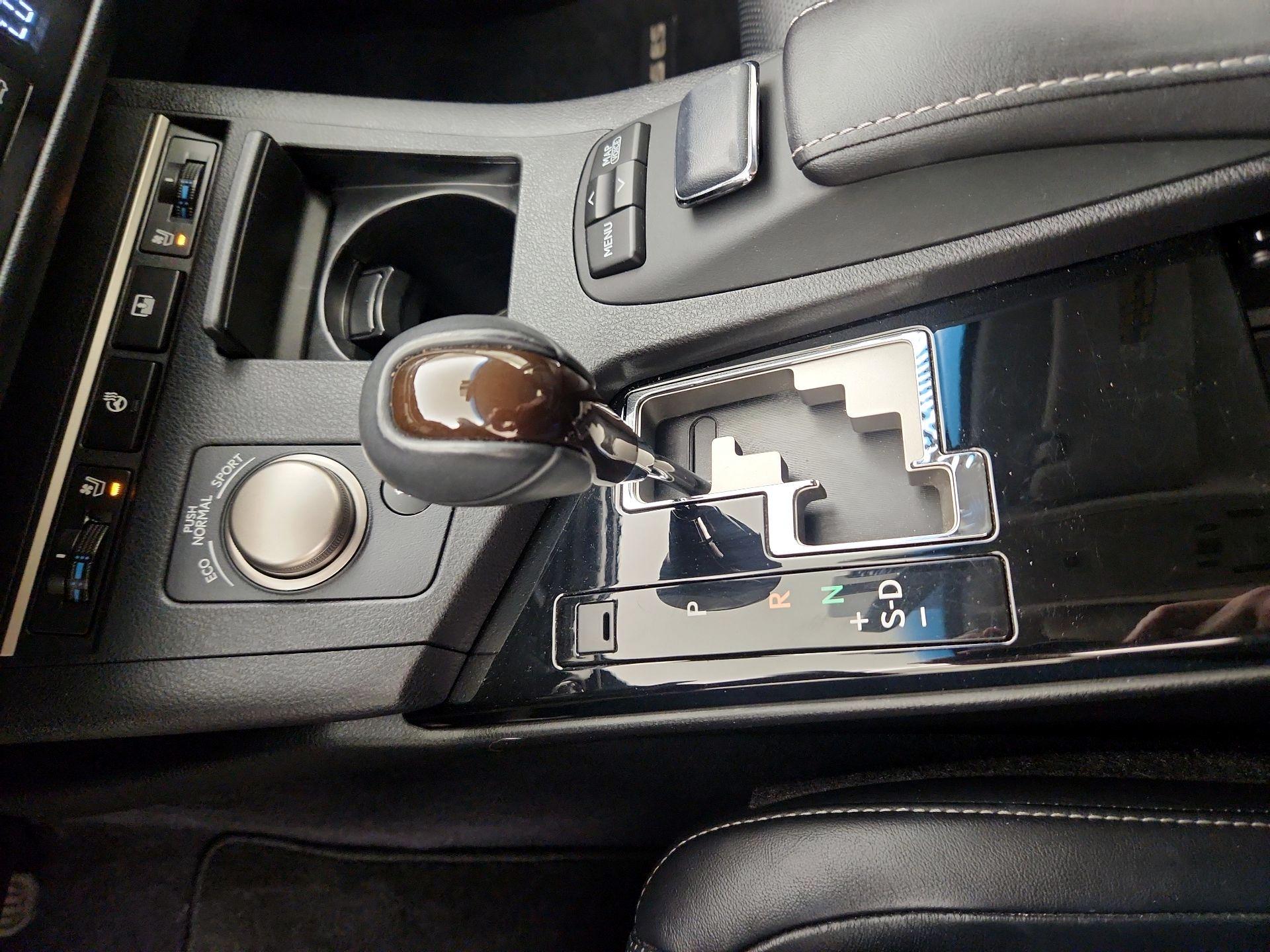 Thumbnail: 2014 Lexus ES - 16