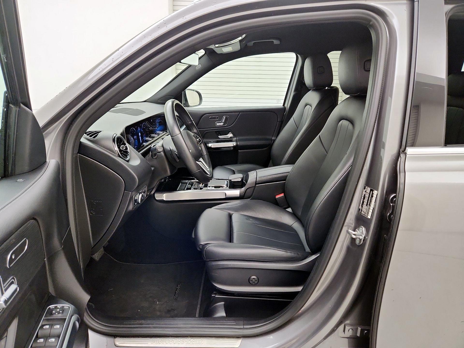 Thumbnail: 2020 Mercedes-Benz GLB - 11