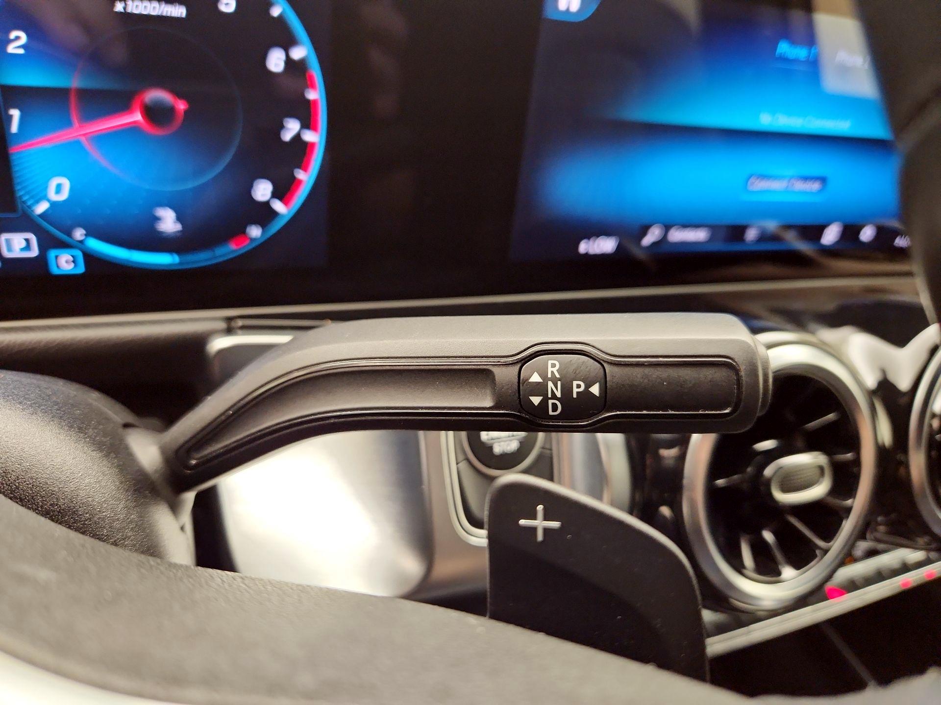 Thumbnail: 2020 Mercedes-Benz GLB - 17