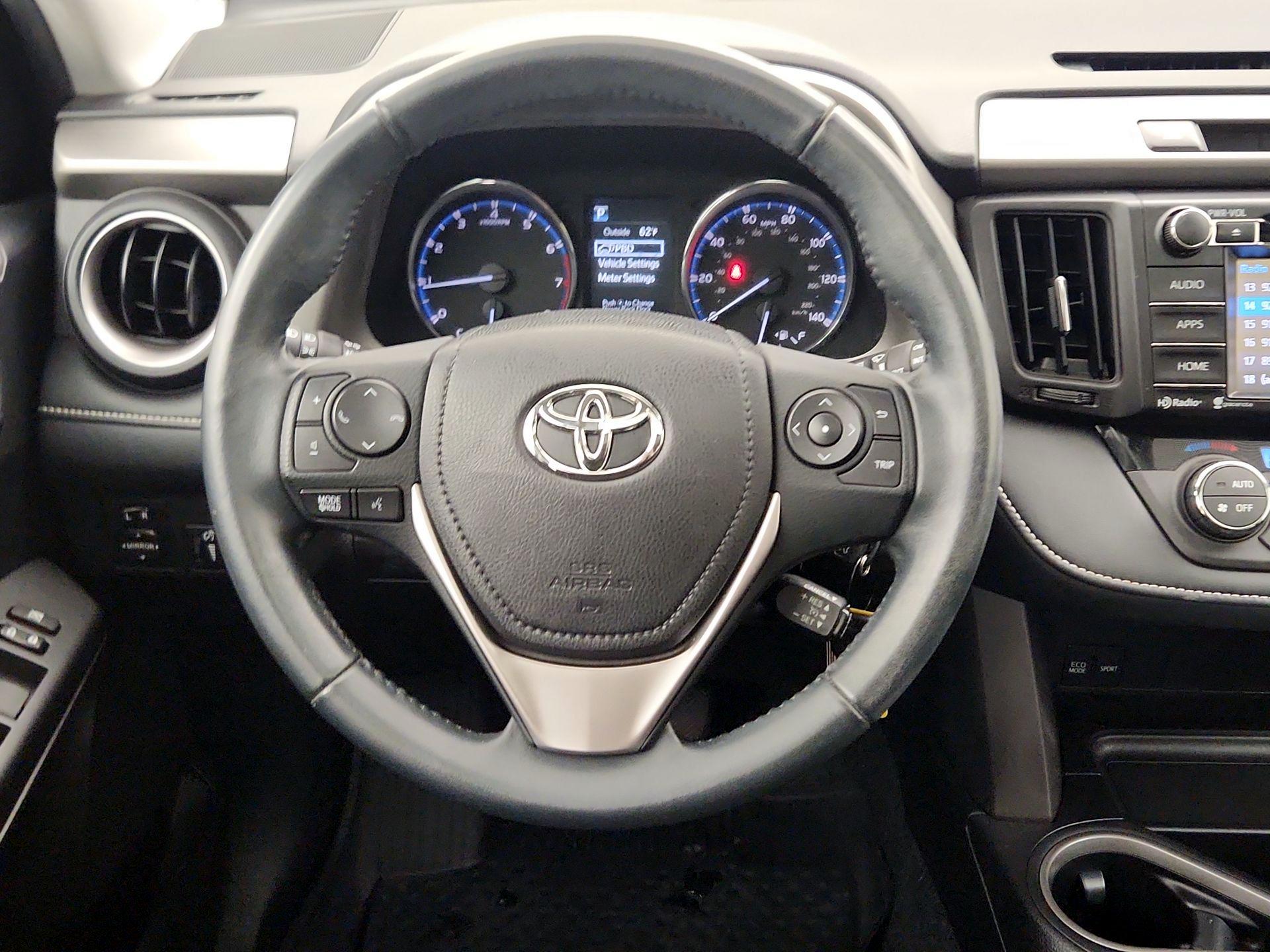 Thumbnail: 2016 Toyota RAV4 - 10