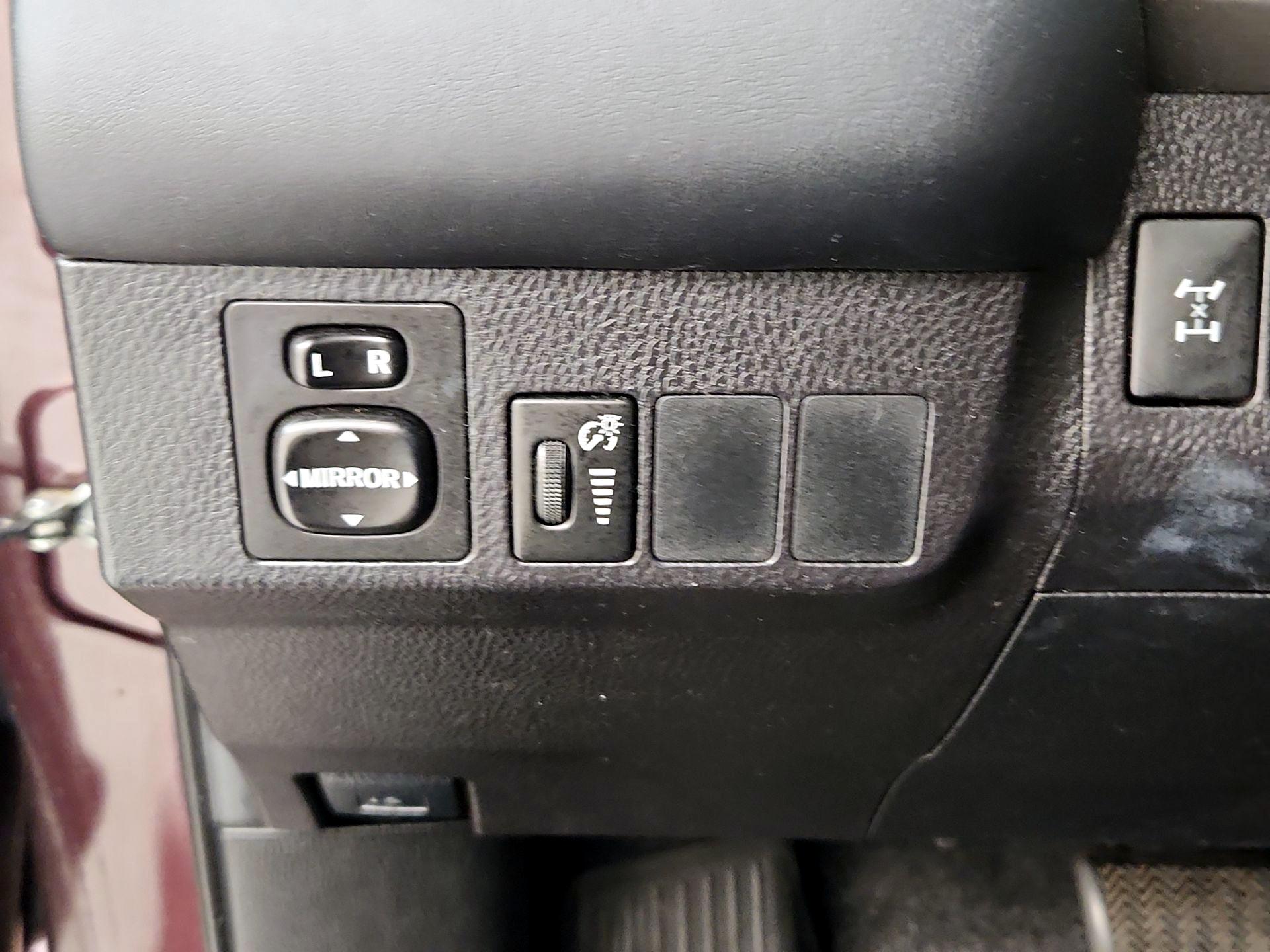 Thumbnail: 2016 Toyota RAV4 - 13