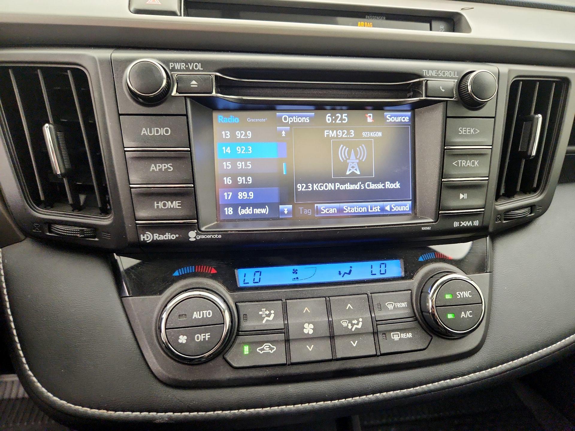 Thumbnail: 2016 Toyota RAV4 - 15