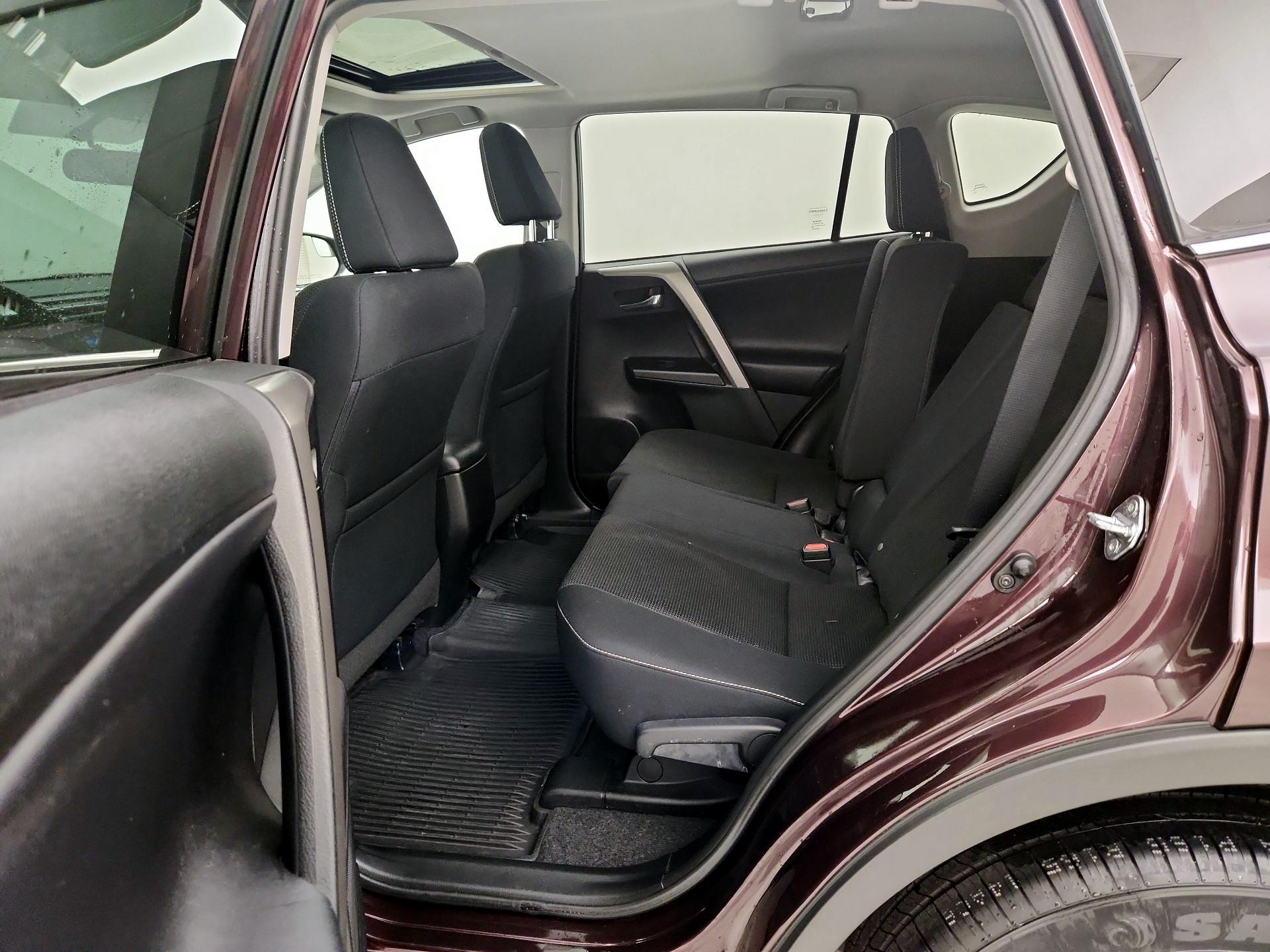 Thumbnail: 2016 Toyota RAV4 - 20