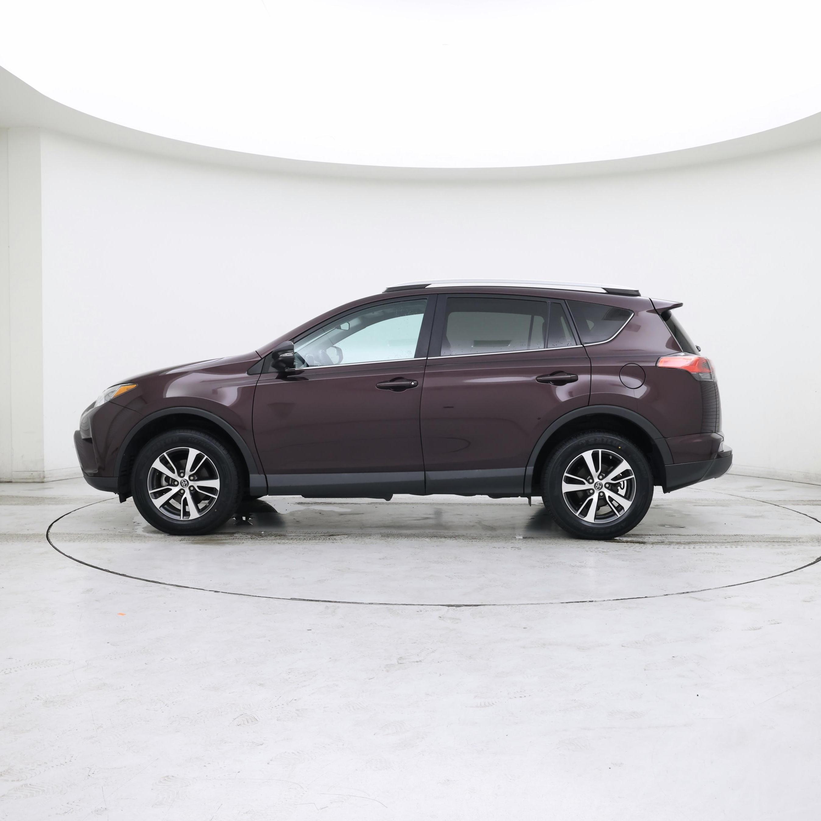 Thumbnail: 2016 Toyota RAV4 - 3