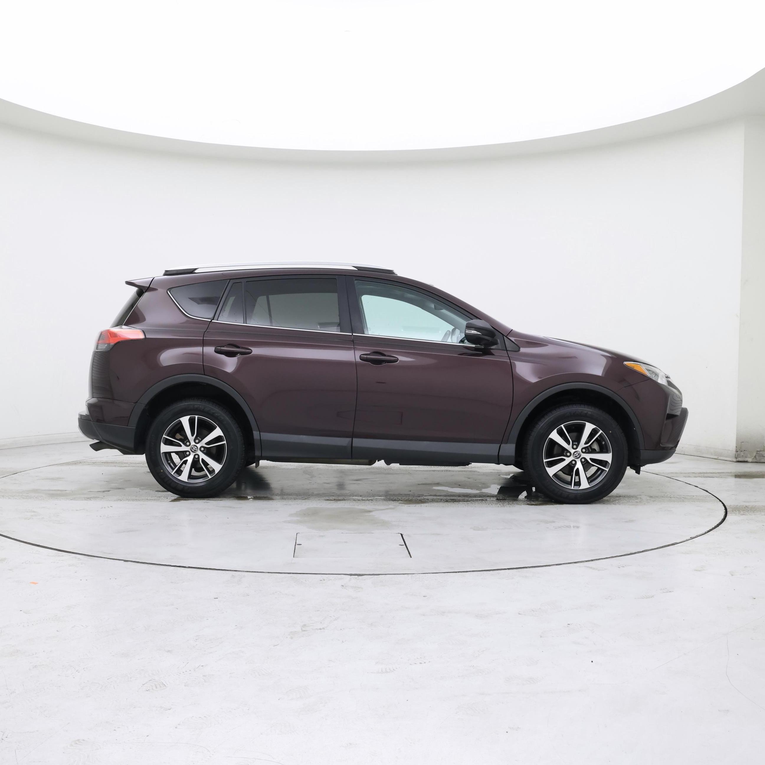Thumbnail: 2016 Toyota RAV4 - 7