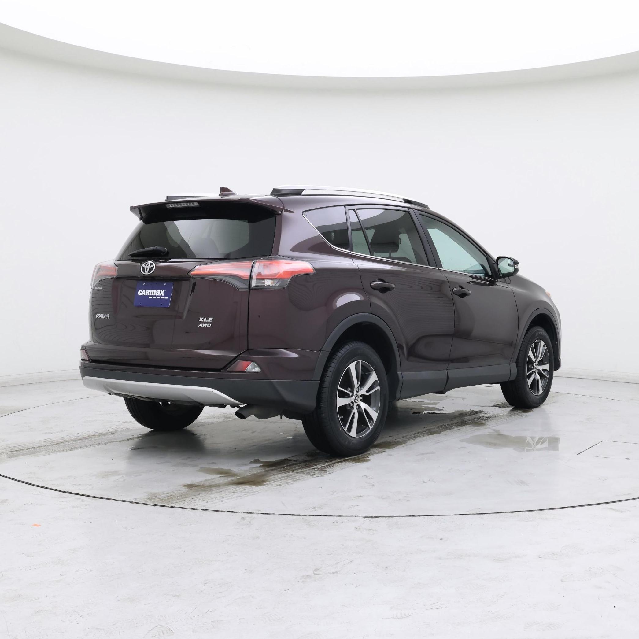 Thumbnail: 2016 Toyota RAV4 - 8