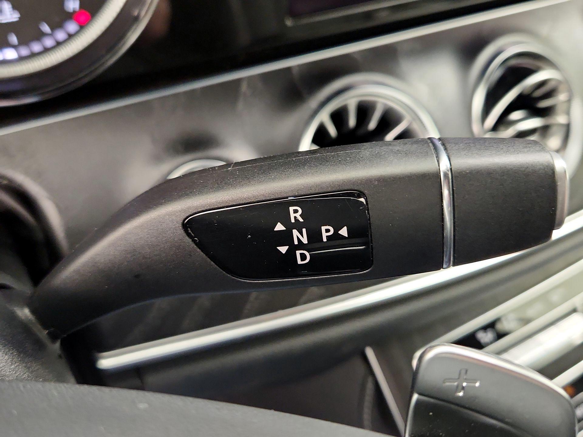 Thumbnail: 2018 Mercedes-Benz E-Class - 18