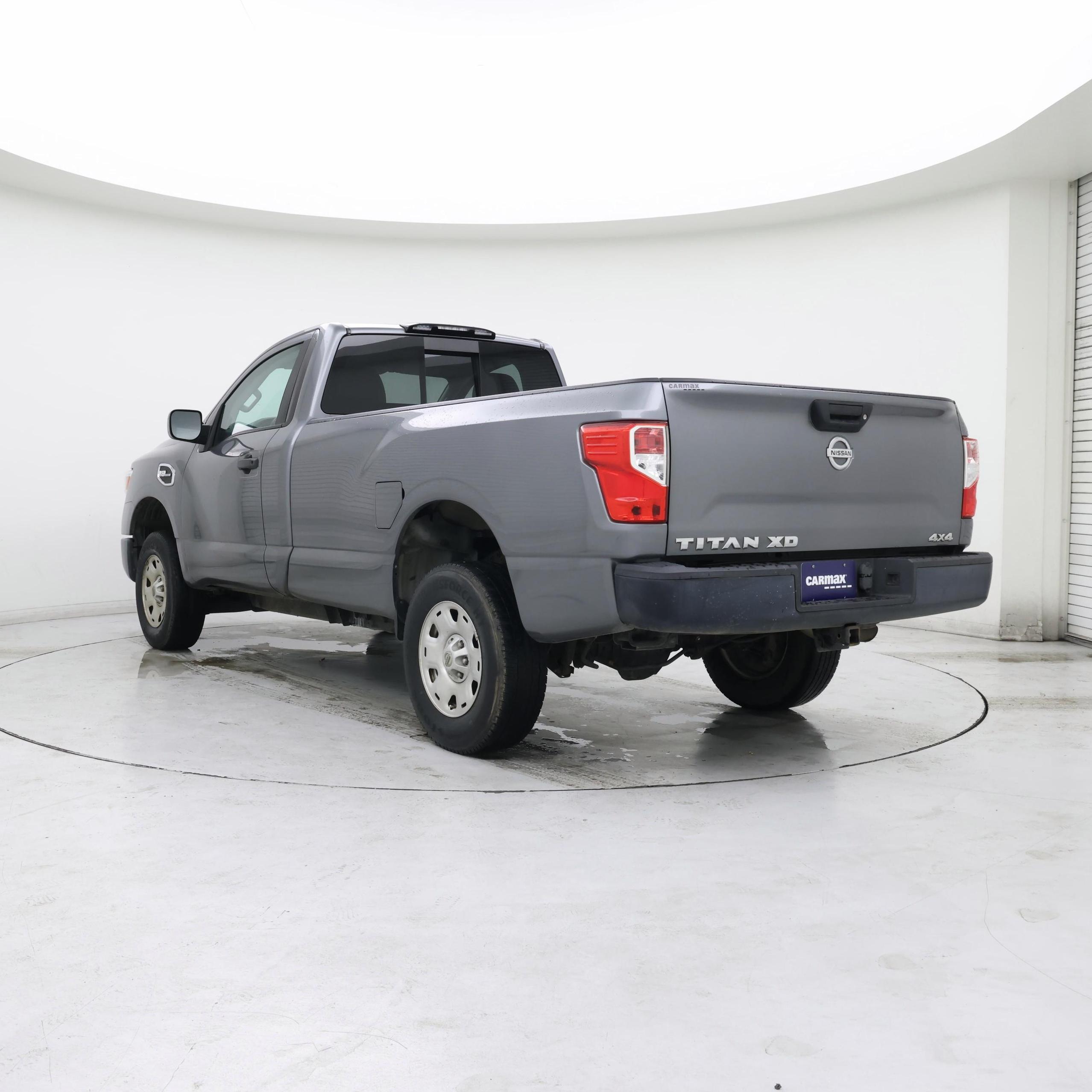 Thumbnail: 2017 Nissan Titan - 2