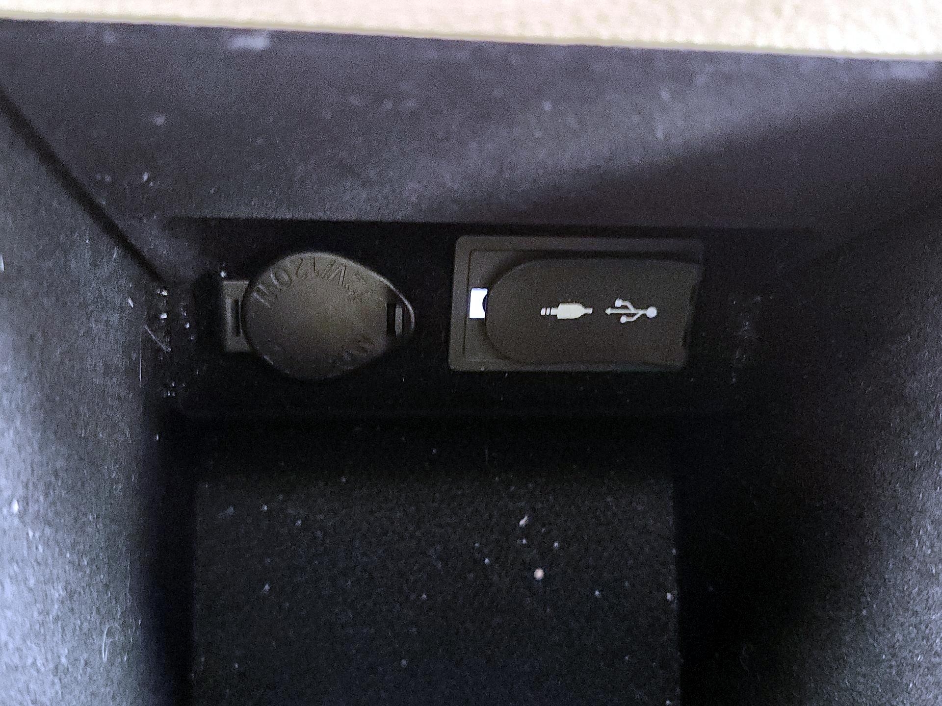 Thumbnail: 2016 Lexus ES - 19