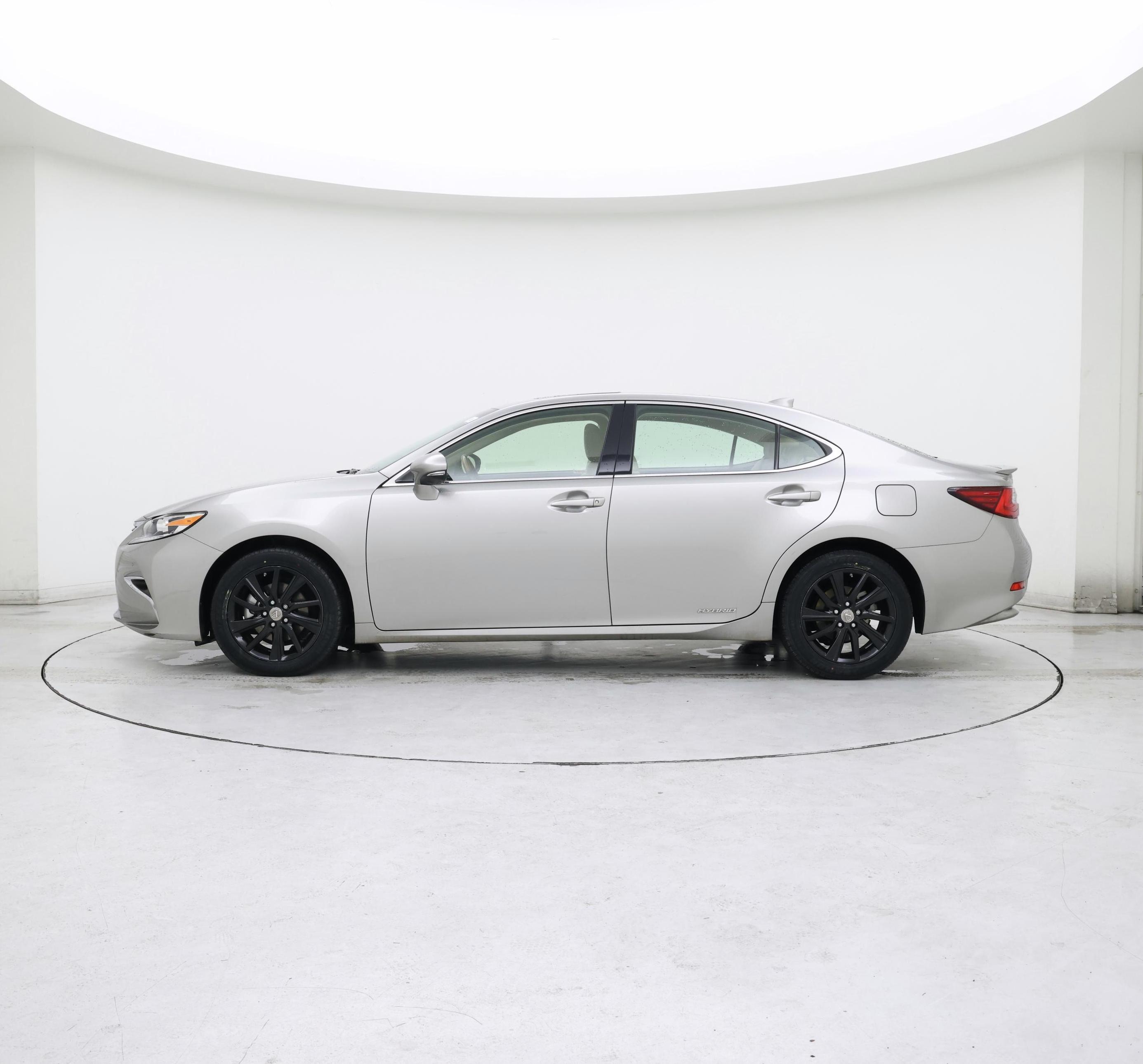 Thumbnail: 2016 Lexus ES - 3
