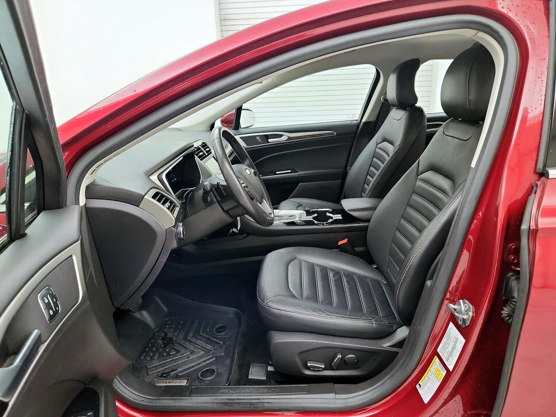 Thumbnail: 2016 Ford Fusion - 11