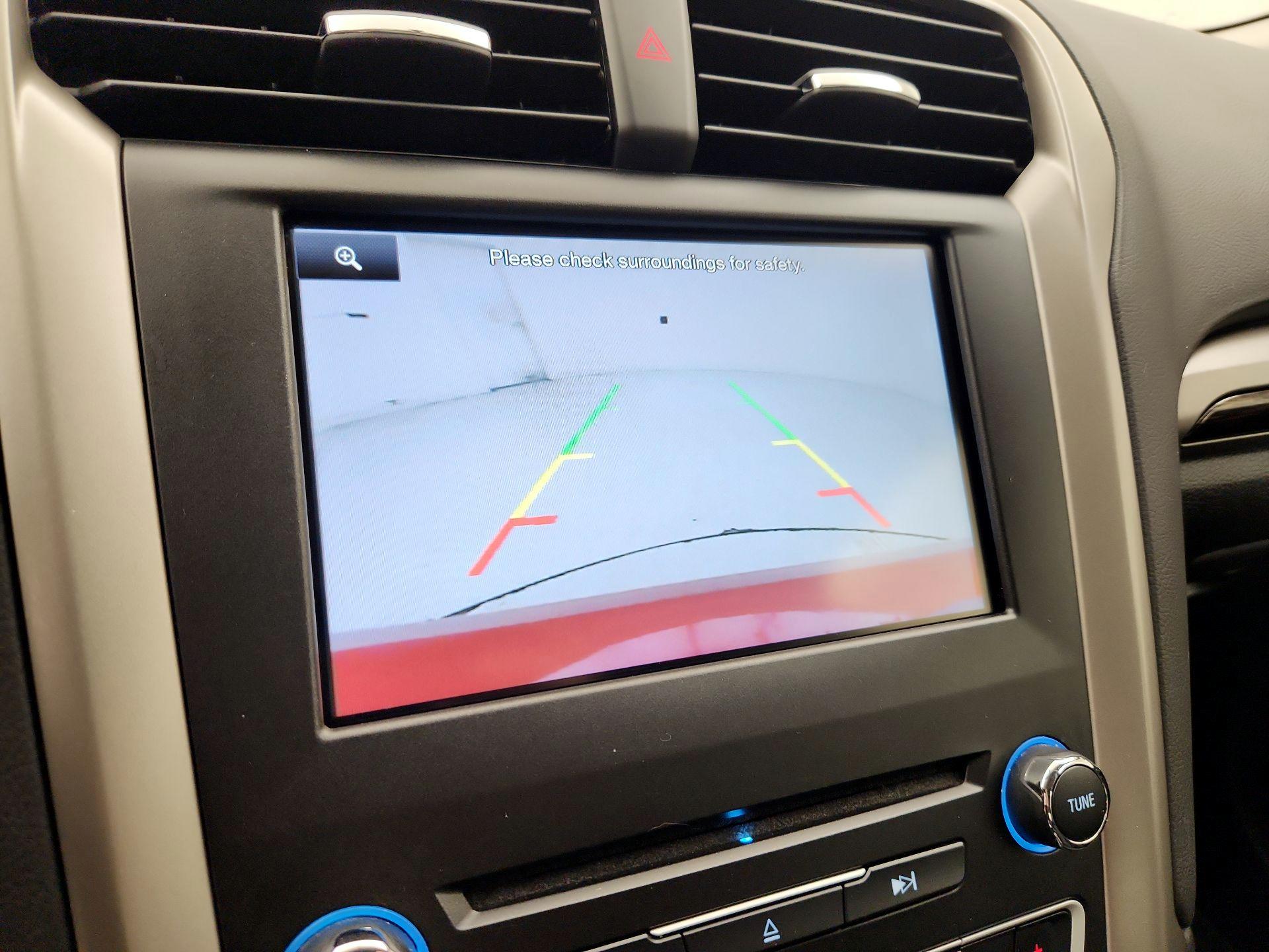 Thumbnail: 2016 Ford Fusion - 15