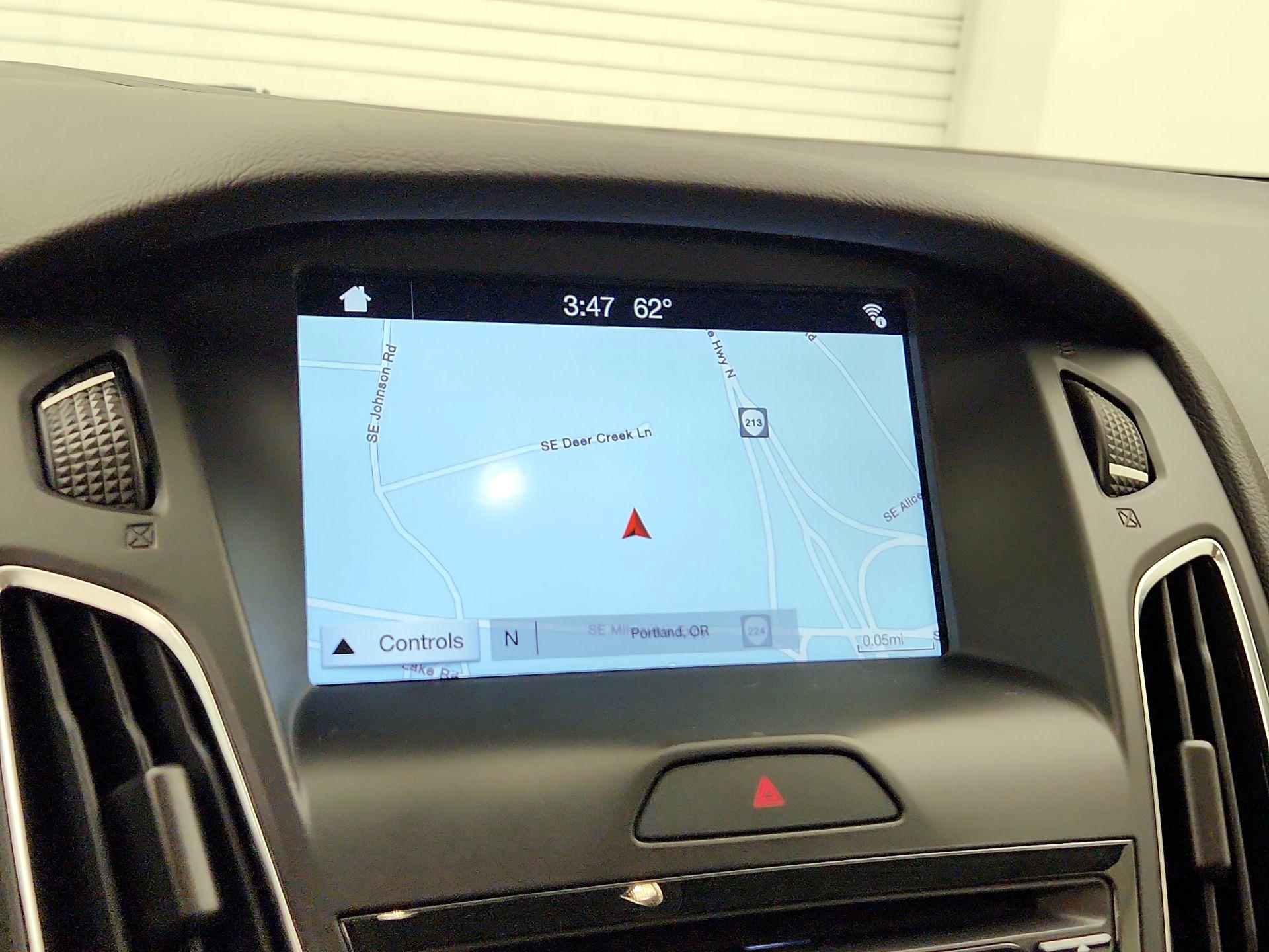 Thumbnail: 2016 Ford Focus - 14