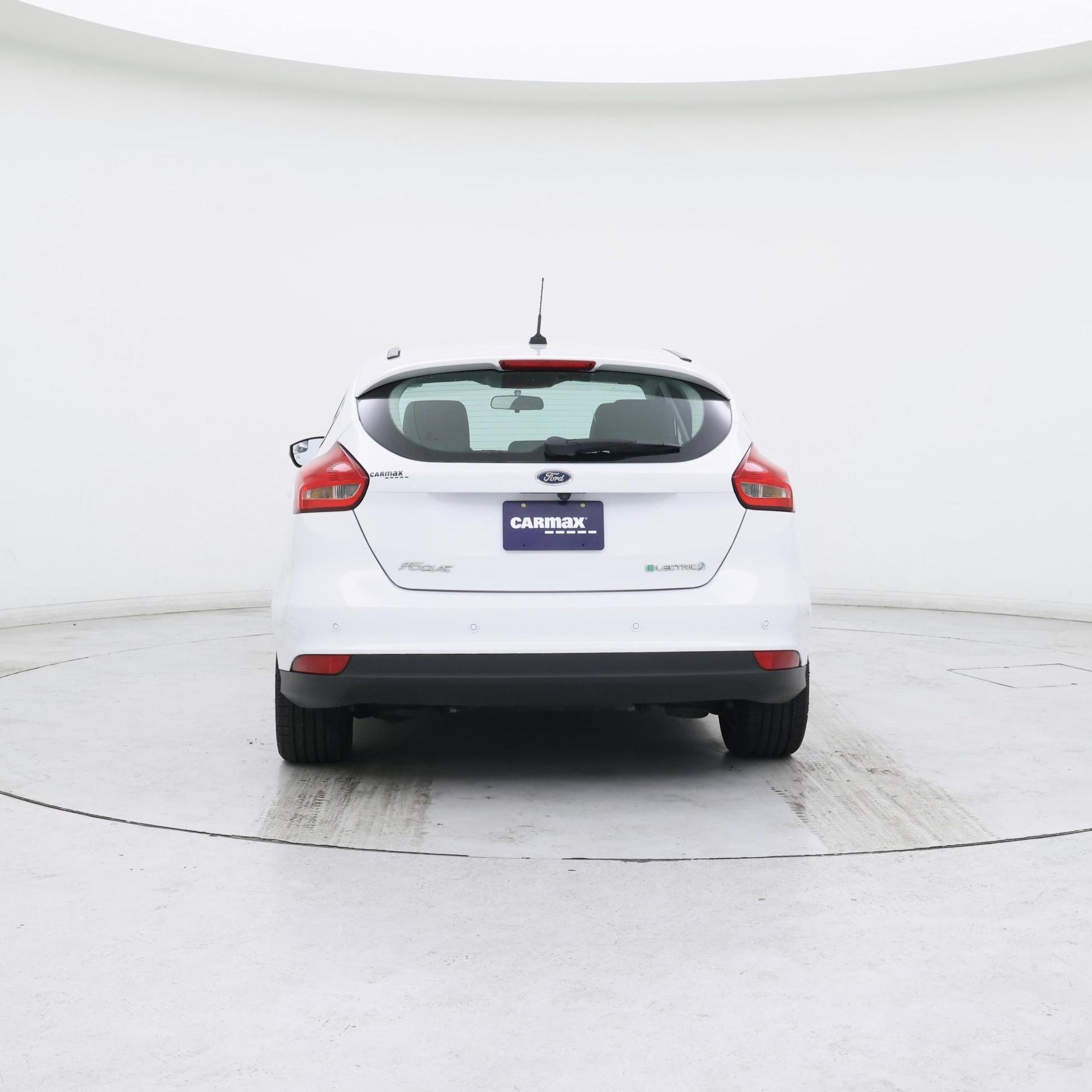 Thumbnail: 2016 Ford Focus - 6