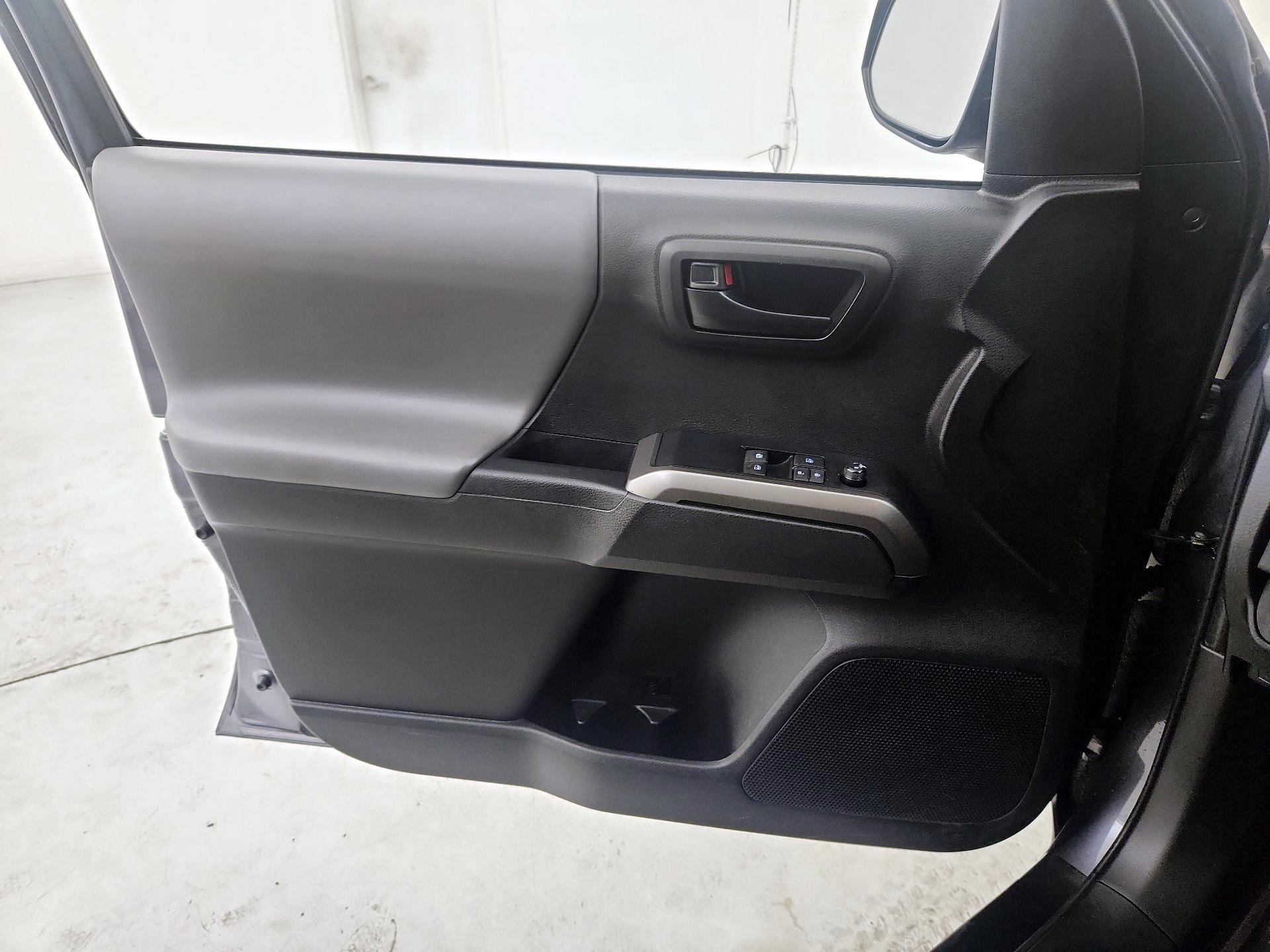 Thumbnail: 2022 Toyota Tacoma - 12