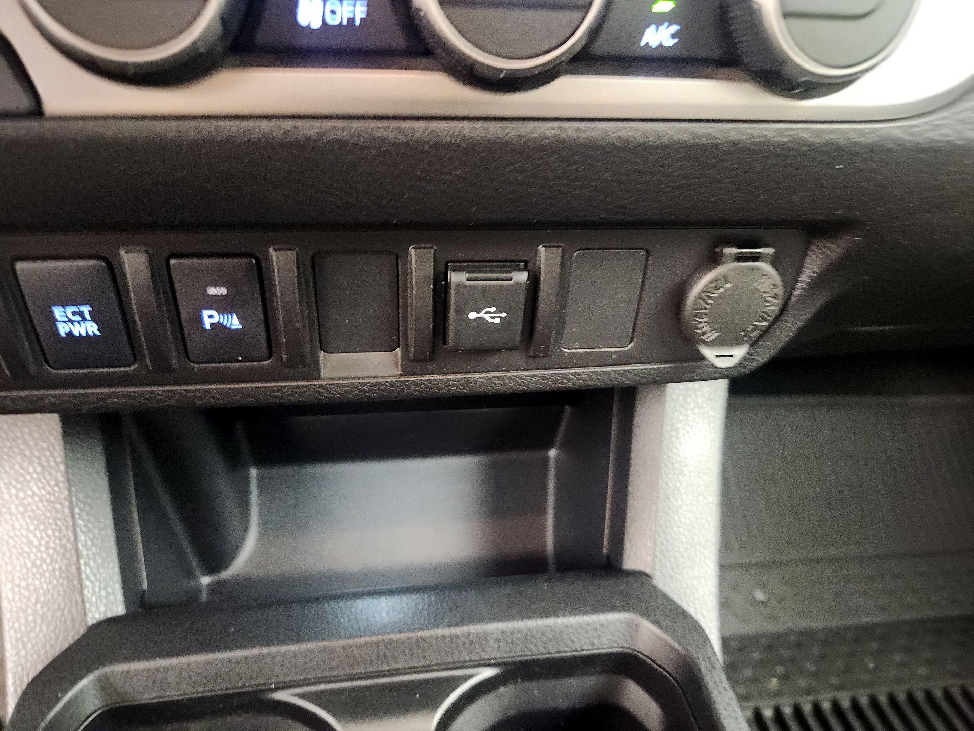 Thumbnail: 2022 Toyota Tacoma - 19