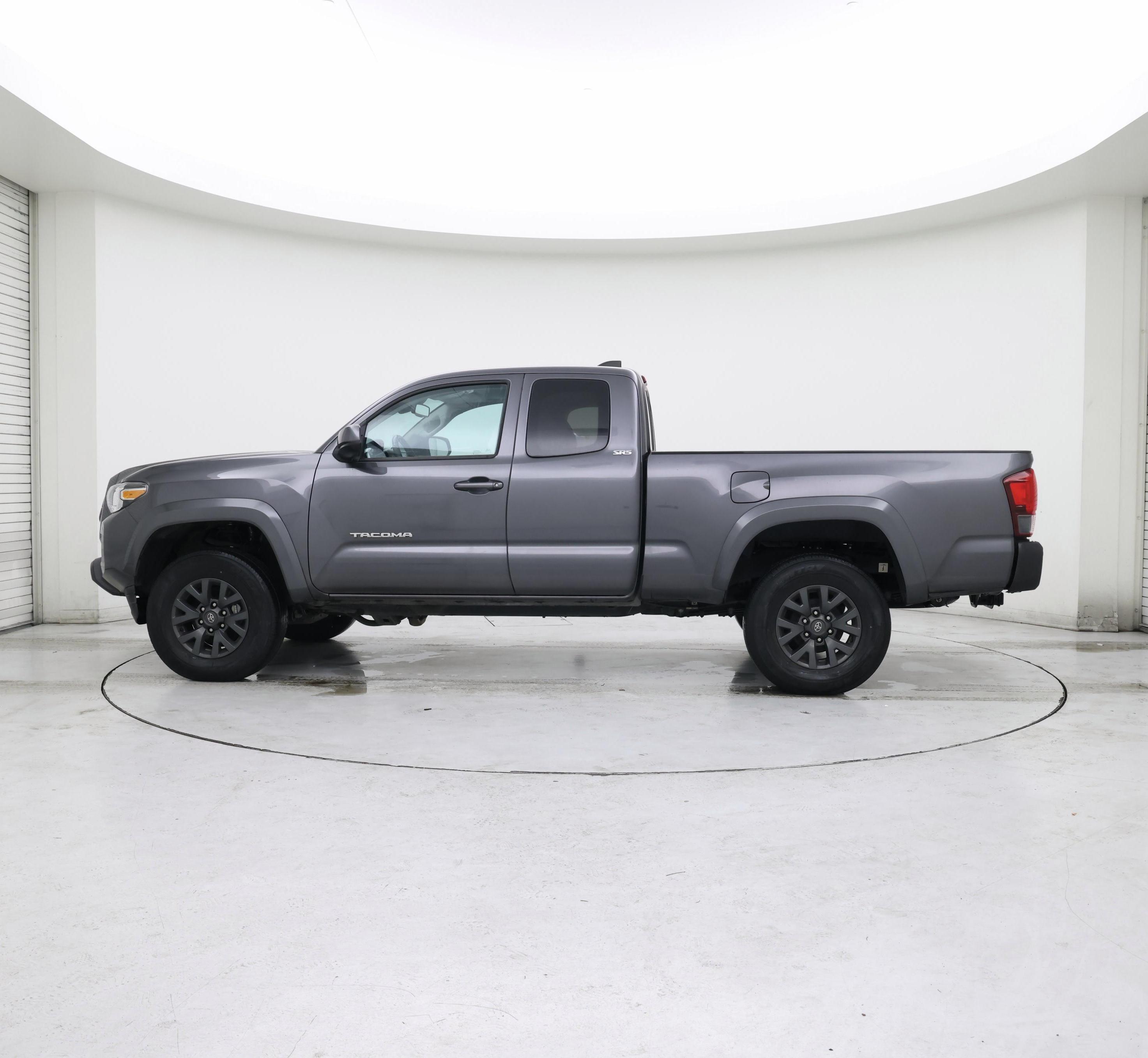 Thumbnail: 2022 Toyota Tacoma - 3