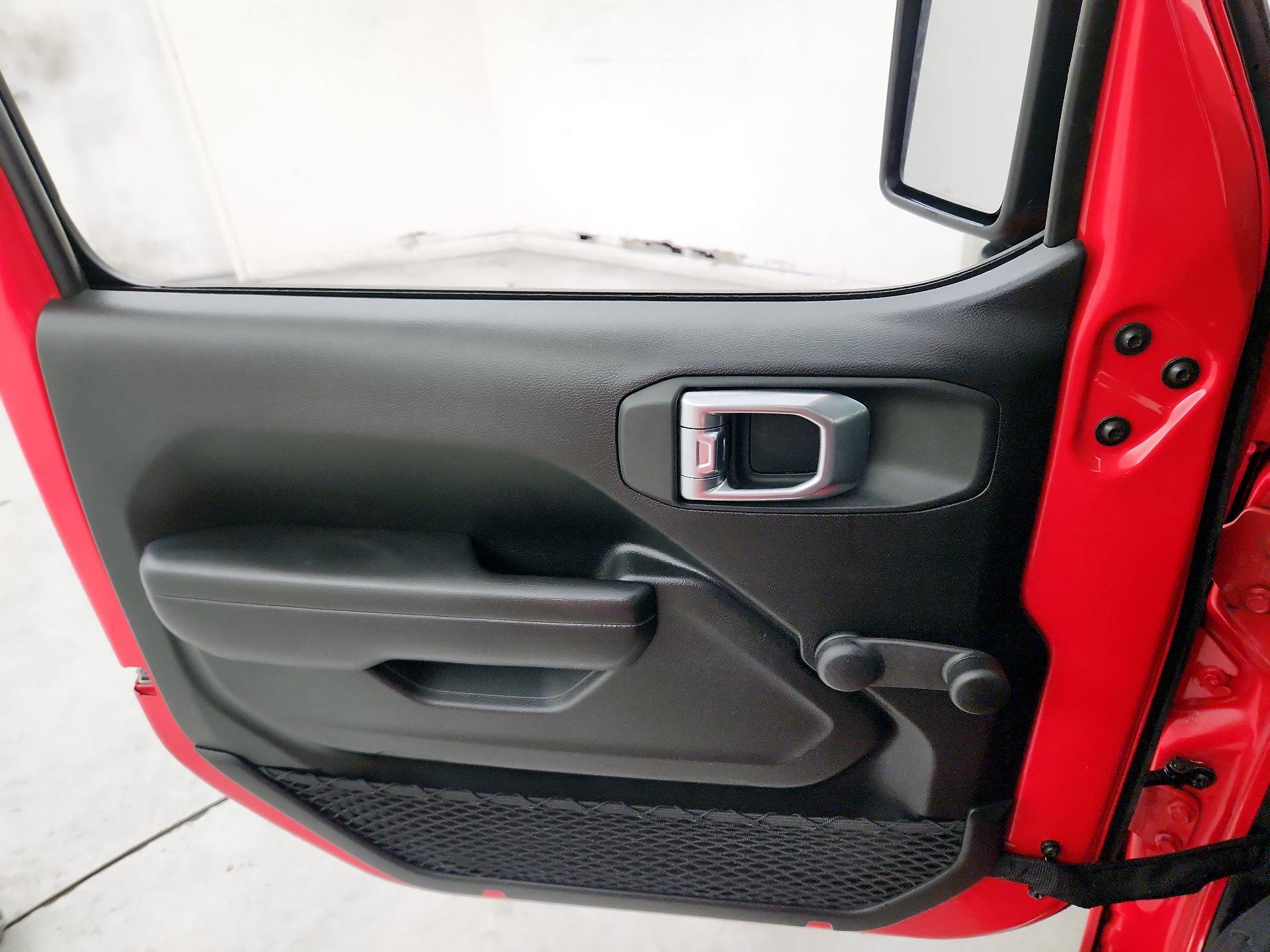 Thumbnail: 2021 Jeep Gladiator - 12